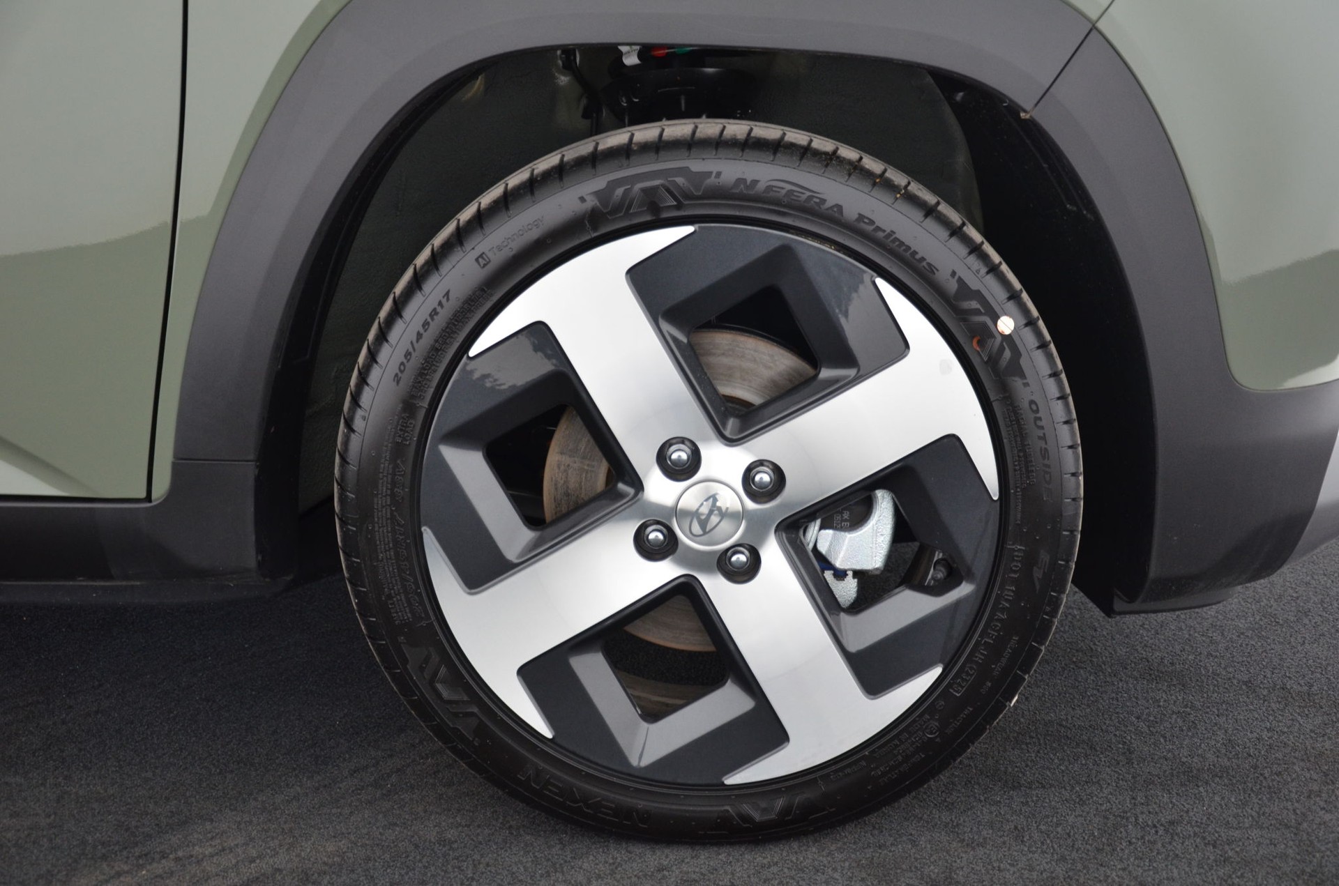 HYUNDAI Inster 49kWh Luxury-image-9