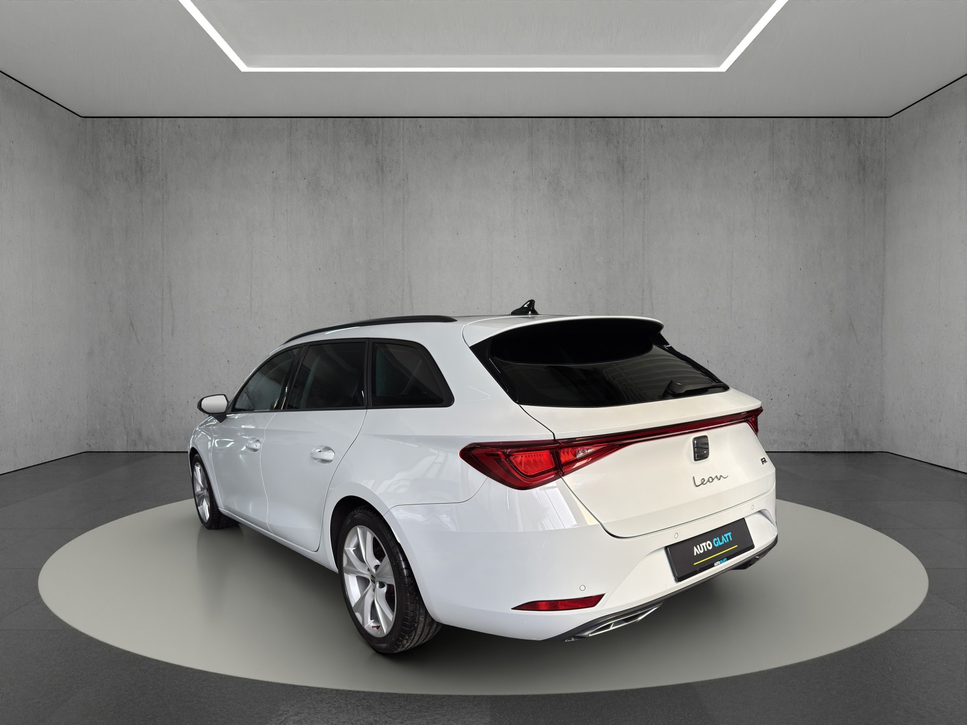 SEAT Leon ST 1.5 eTSI mHEV DSG FR "Navi-Winterpaket-Distronic"-image-4