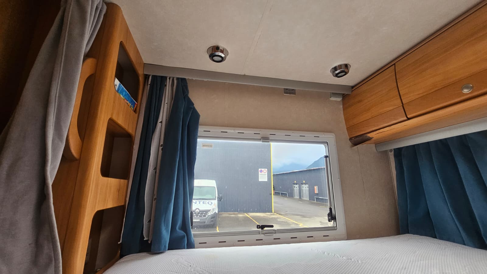 MERCEDES-BENZ Sprinter-image-9