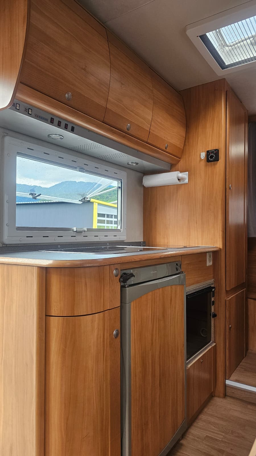 MERCEDES-BENZ Sprinter-image-10