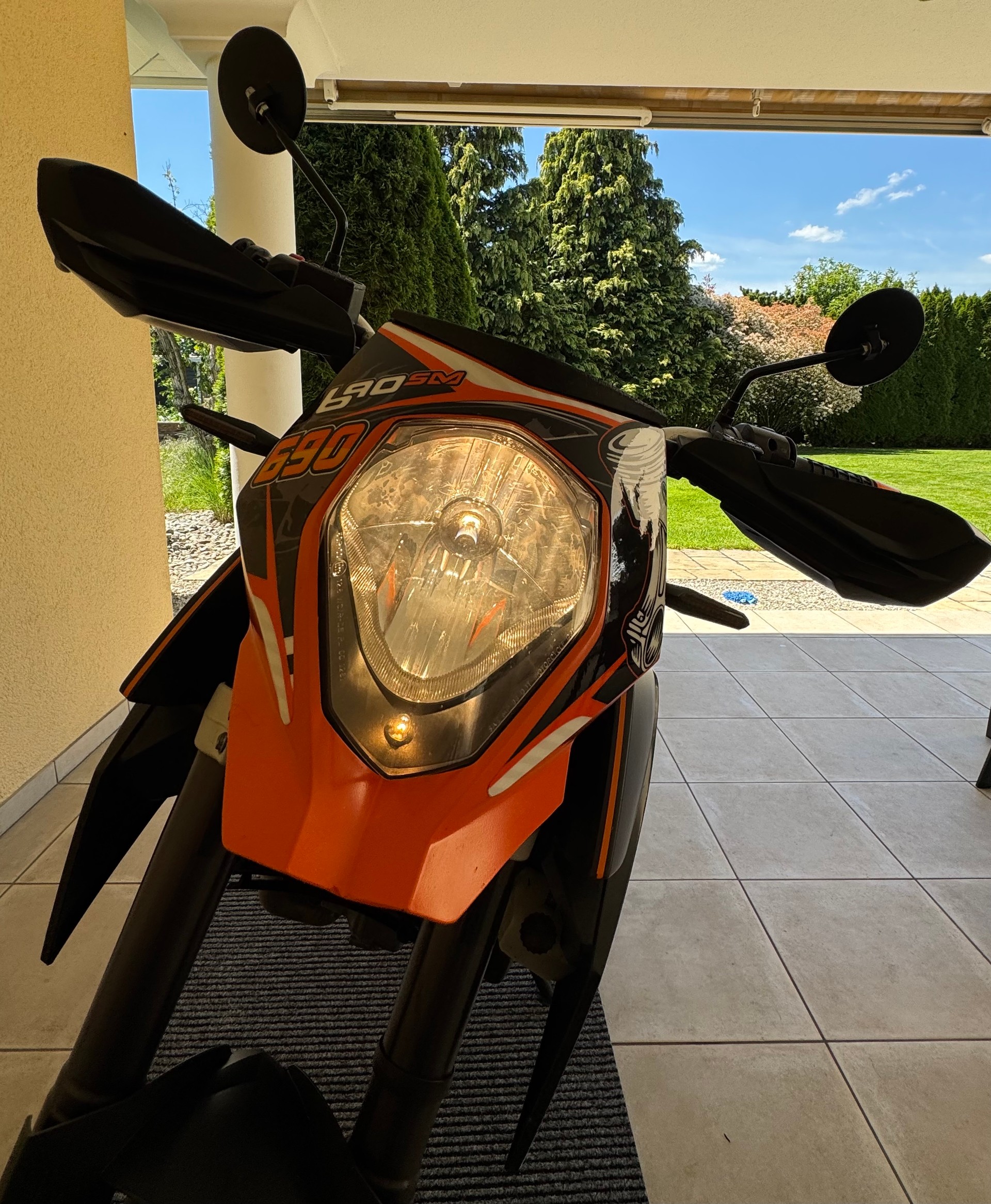 KTM 690 SM (25kW)-image-10