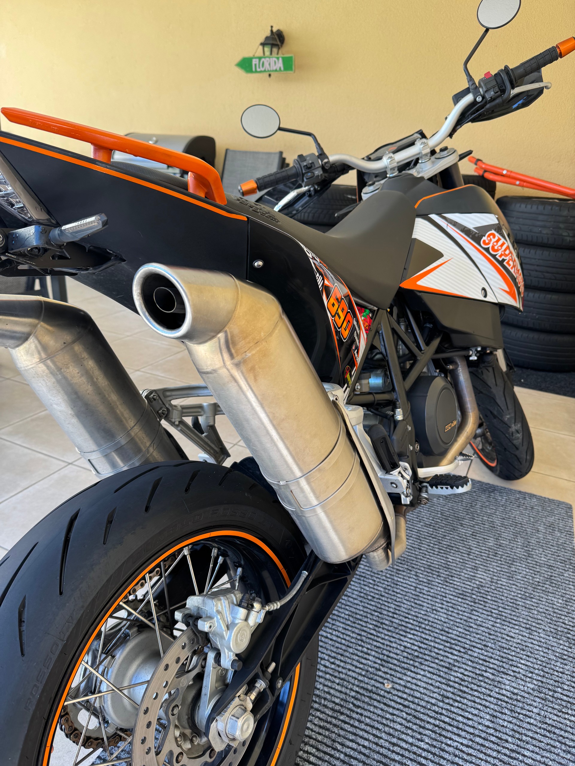 KTM 690 SM (25kW)-image-4