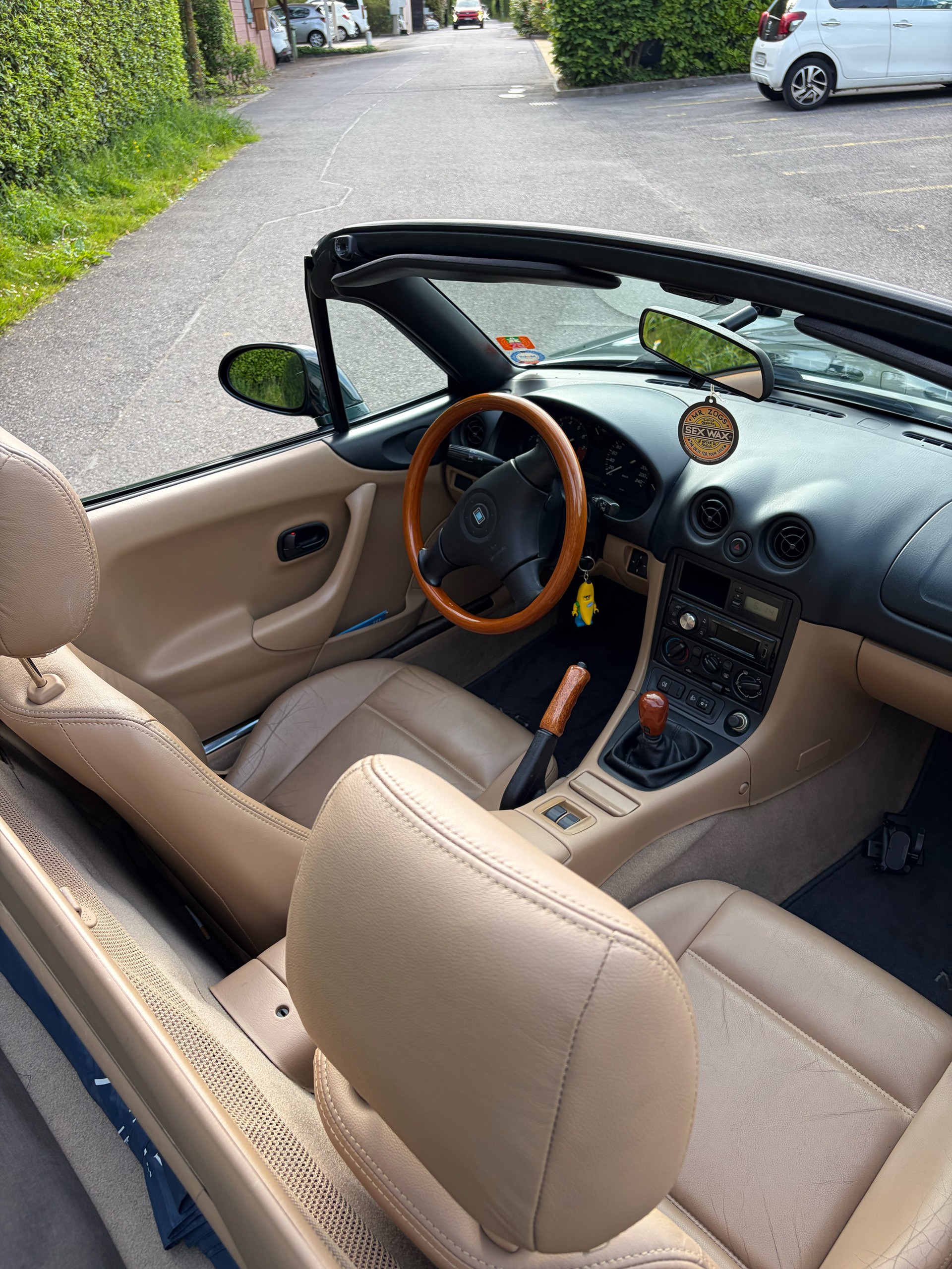 MAZDA 1.6i-16V Youngster-image-2