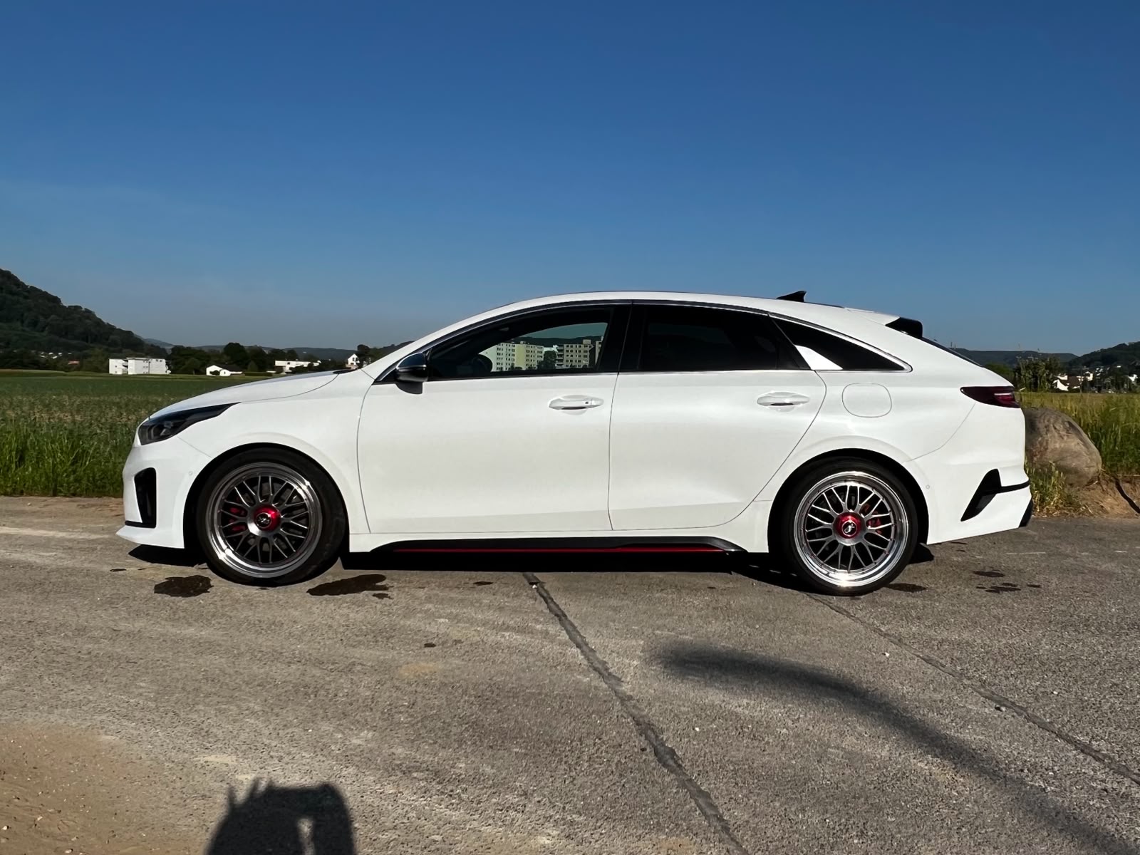 KIA ProCeed 1.6 T-GDi GT DCT-image-1