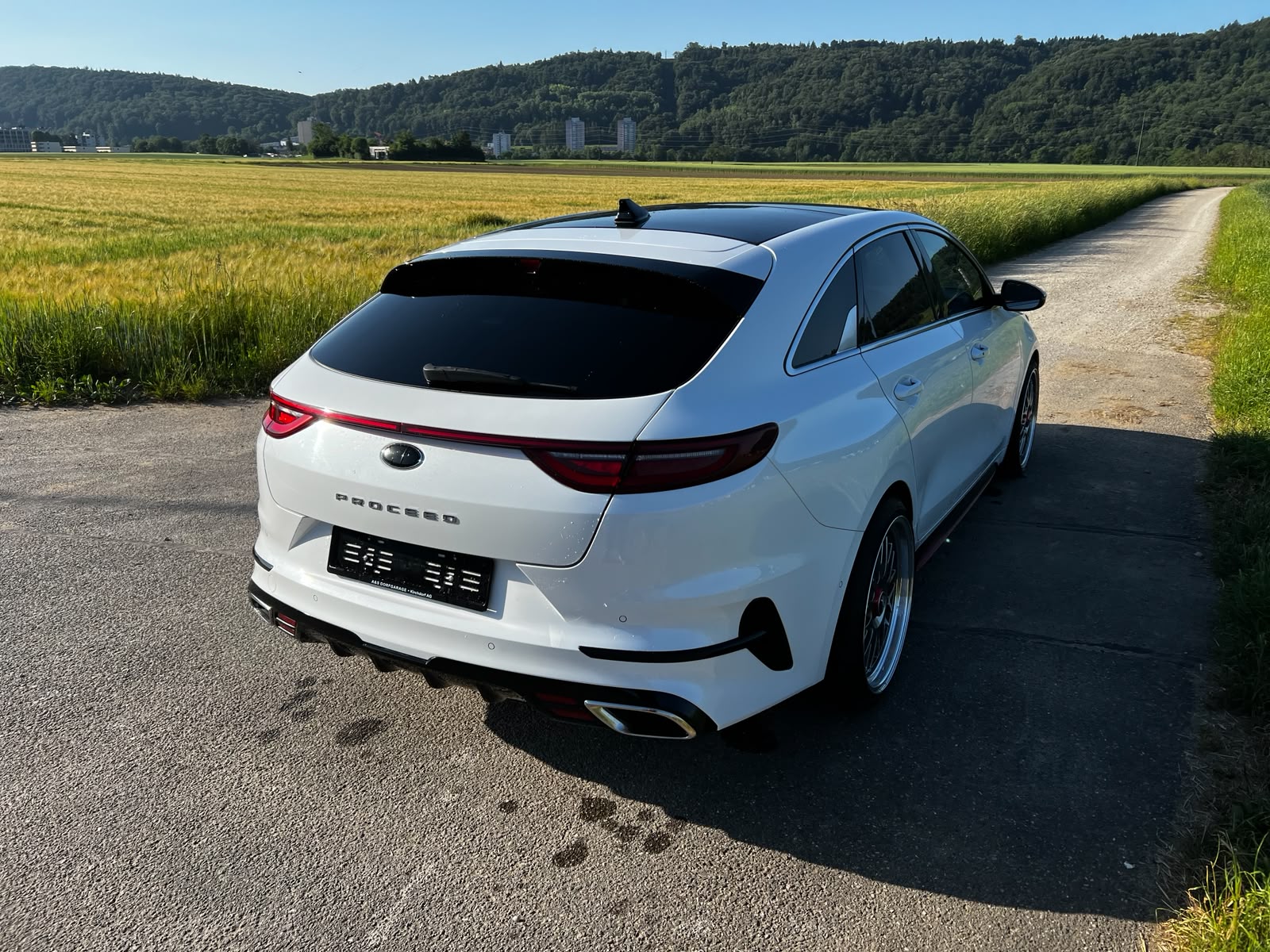 KIA ProCeed 1.6 T-GDi GT DCT-image-4