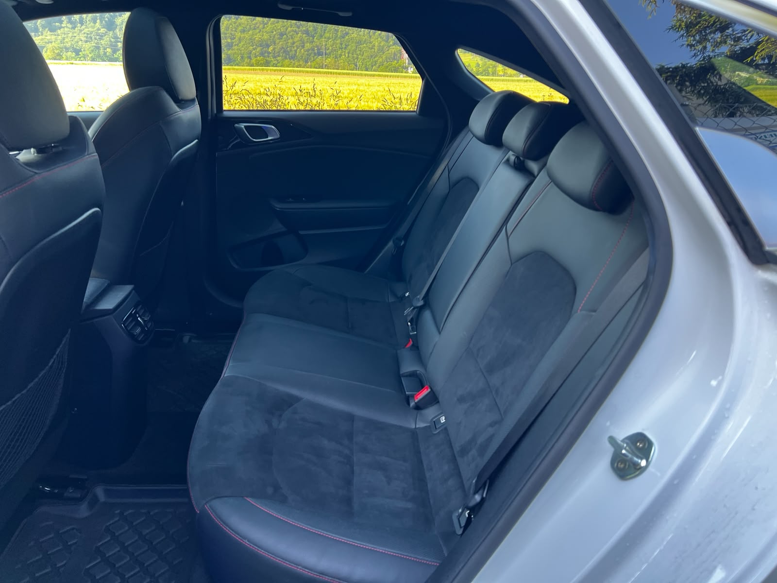 KIA ProCeed 1.6 T-GDi GT DCT-image-12