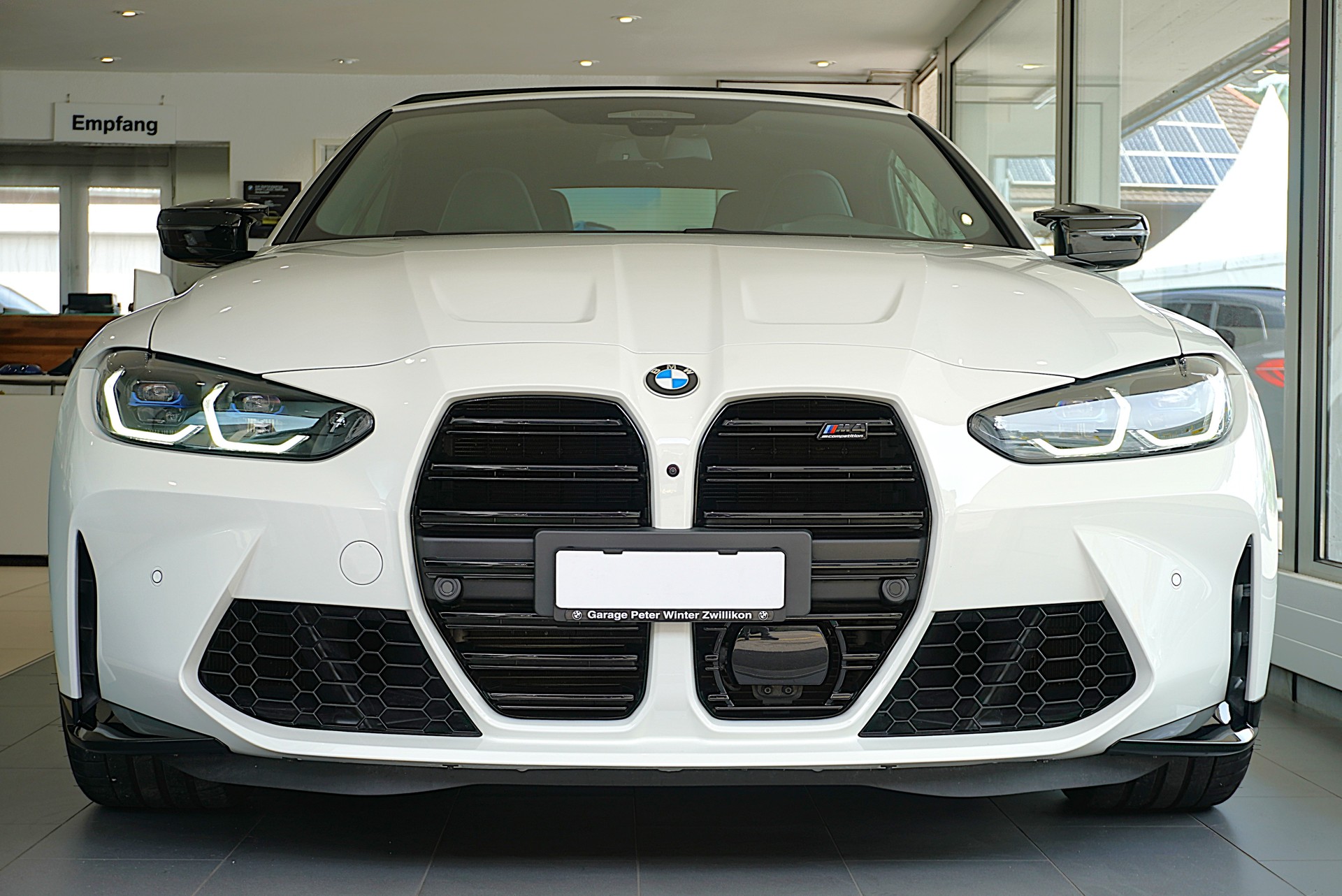 BMW M4 Cabrio Competition M xDrive-showroom-element-1