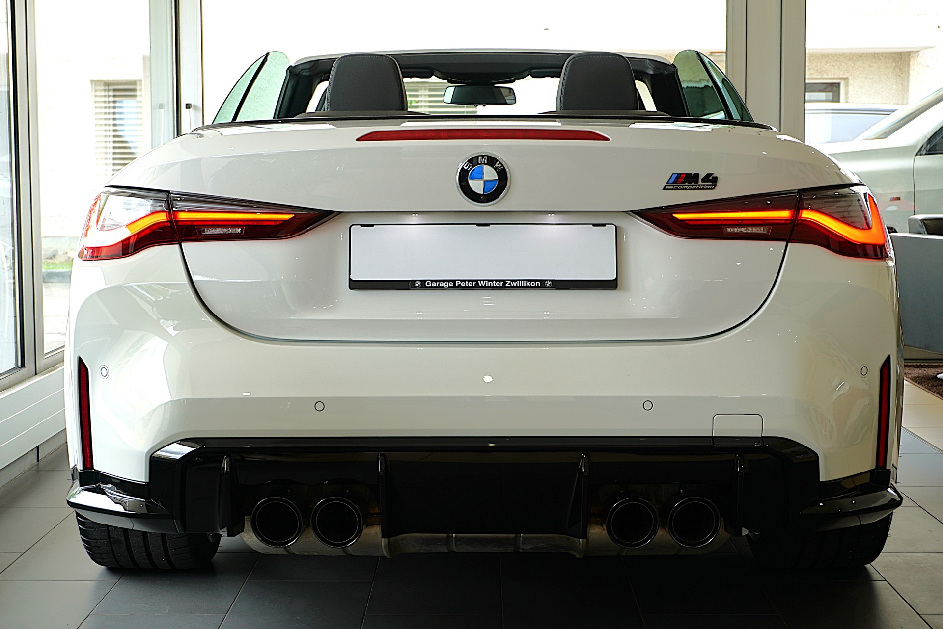 BMW M4 Cabrio Competition M xDrive-image-21