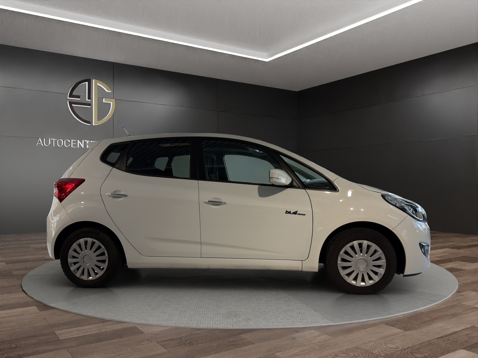 HYUNDAI iX20 1.6 Premium-image-4