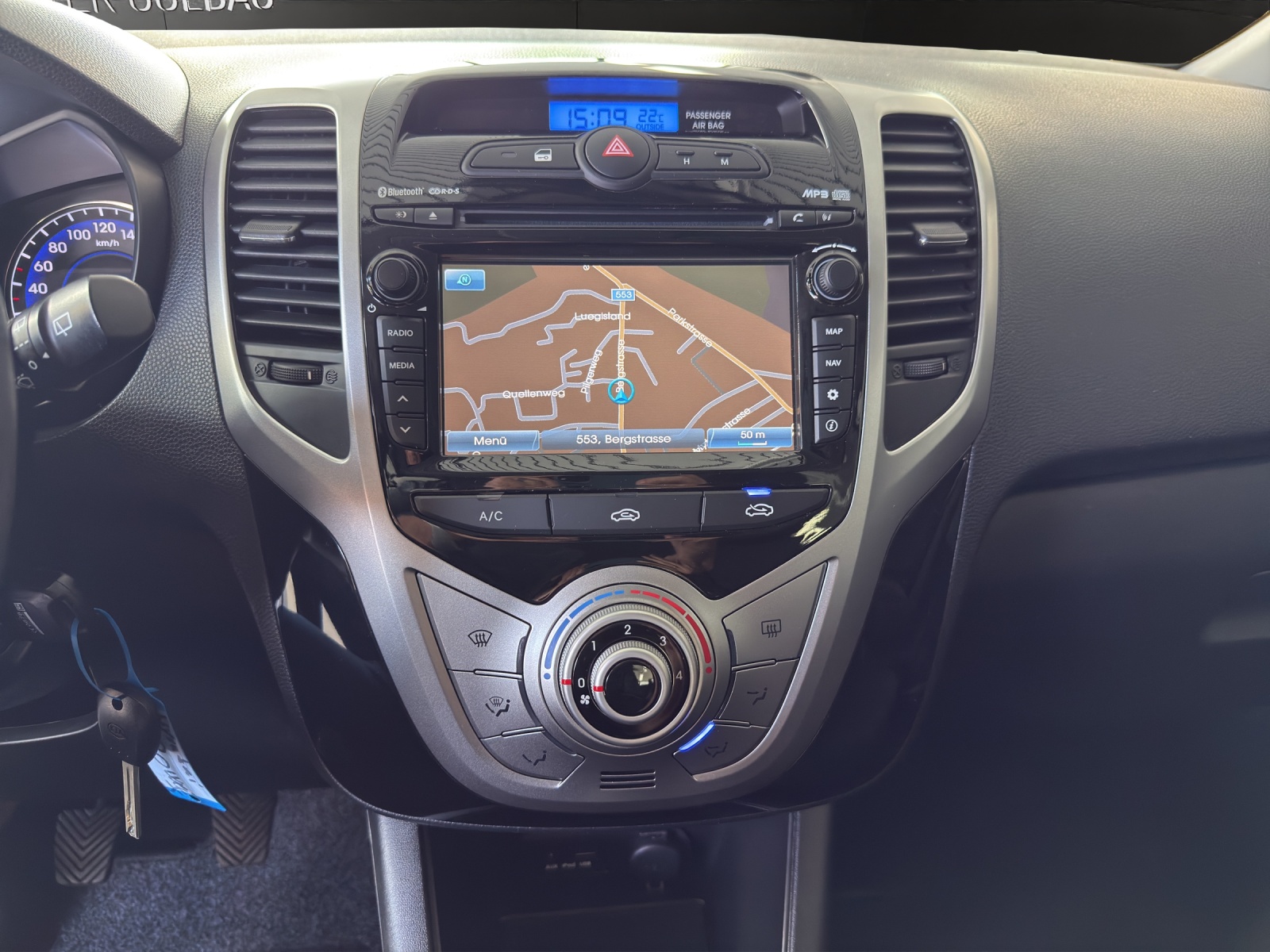 HYUNDAI iX20 1.6 Premium-image-13