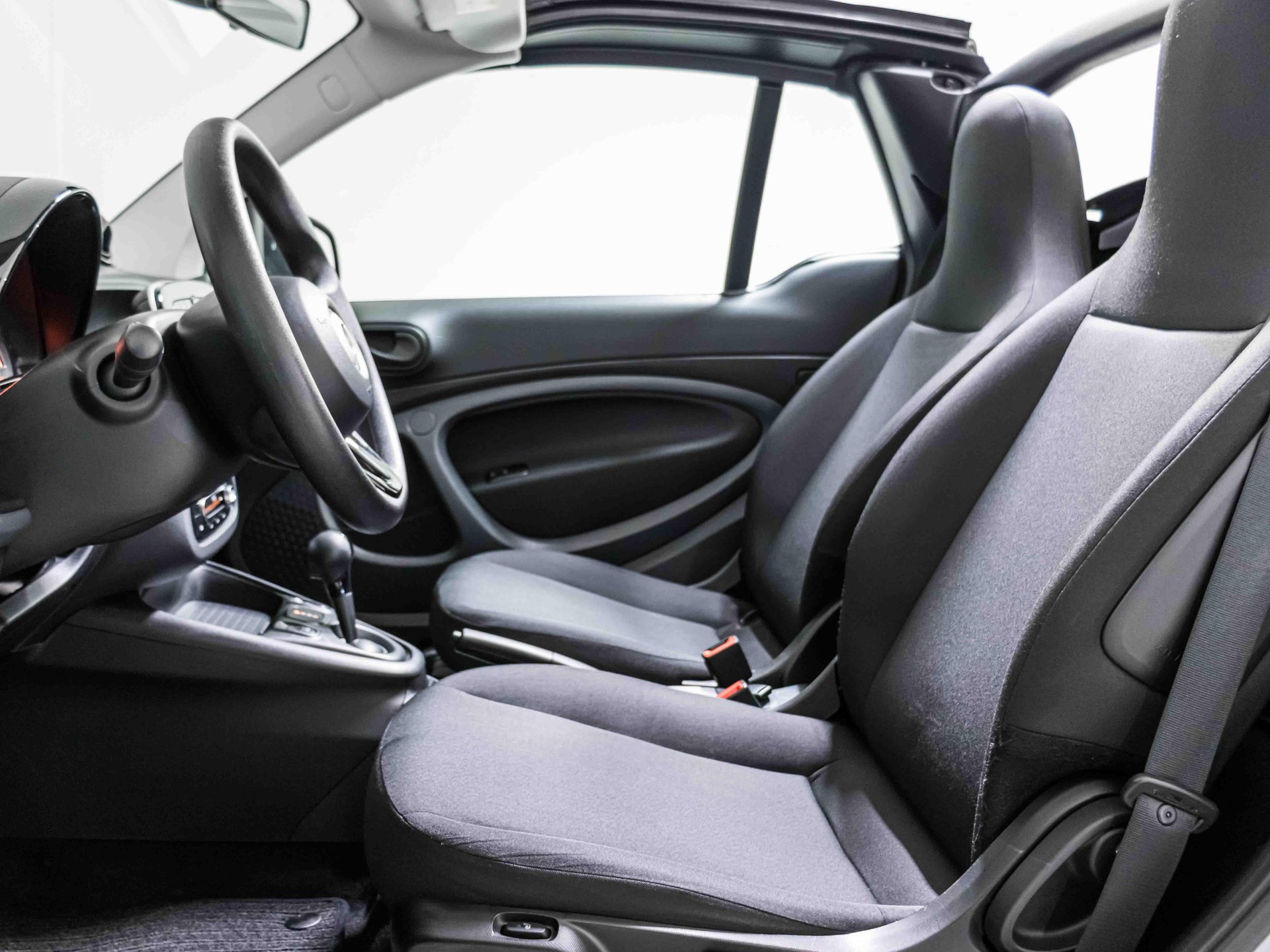 SMART EQ fortwo cabriolet-image-6