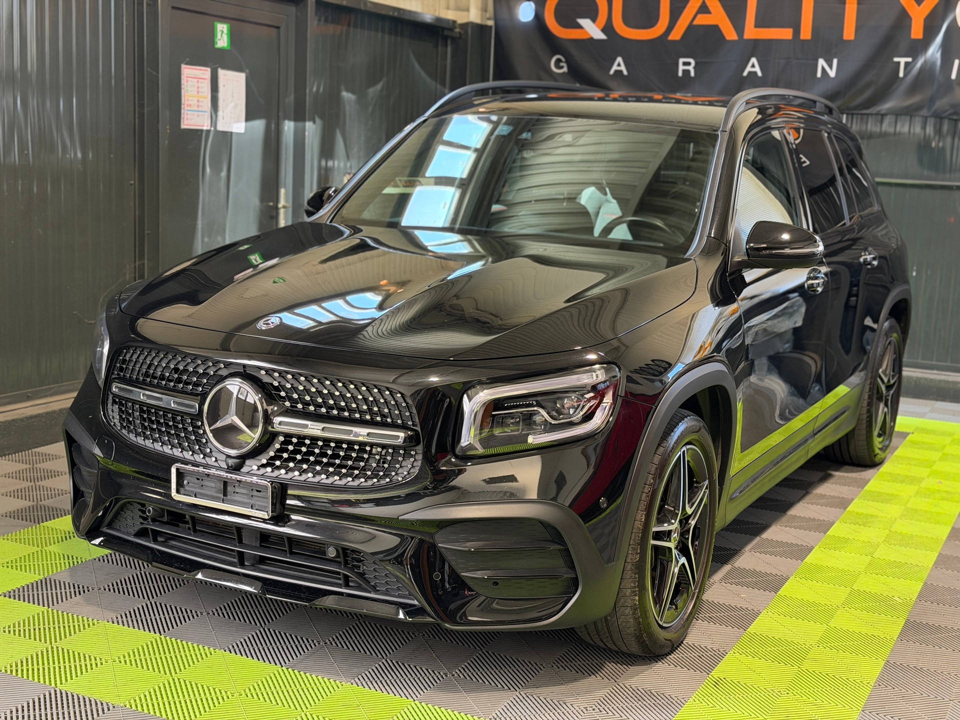 MERCEDES-BENZ GLB 250 AMG Line 4 MATIC 8G-Tronic