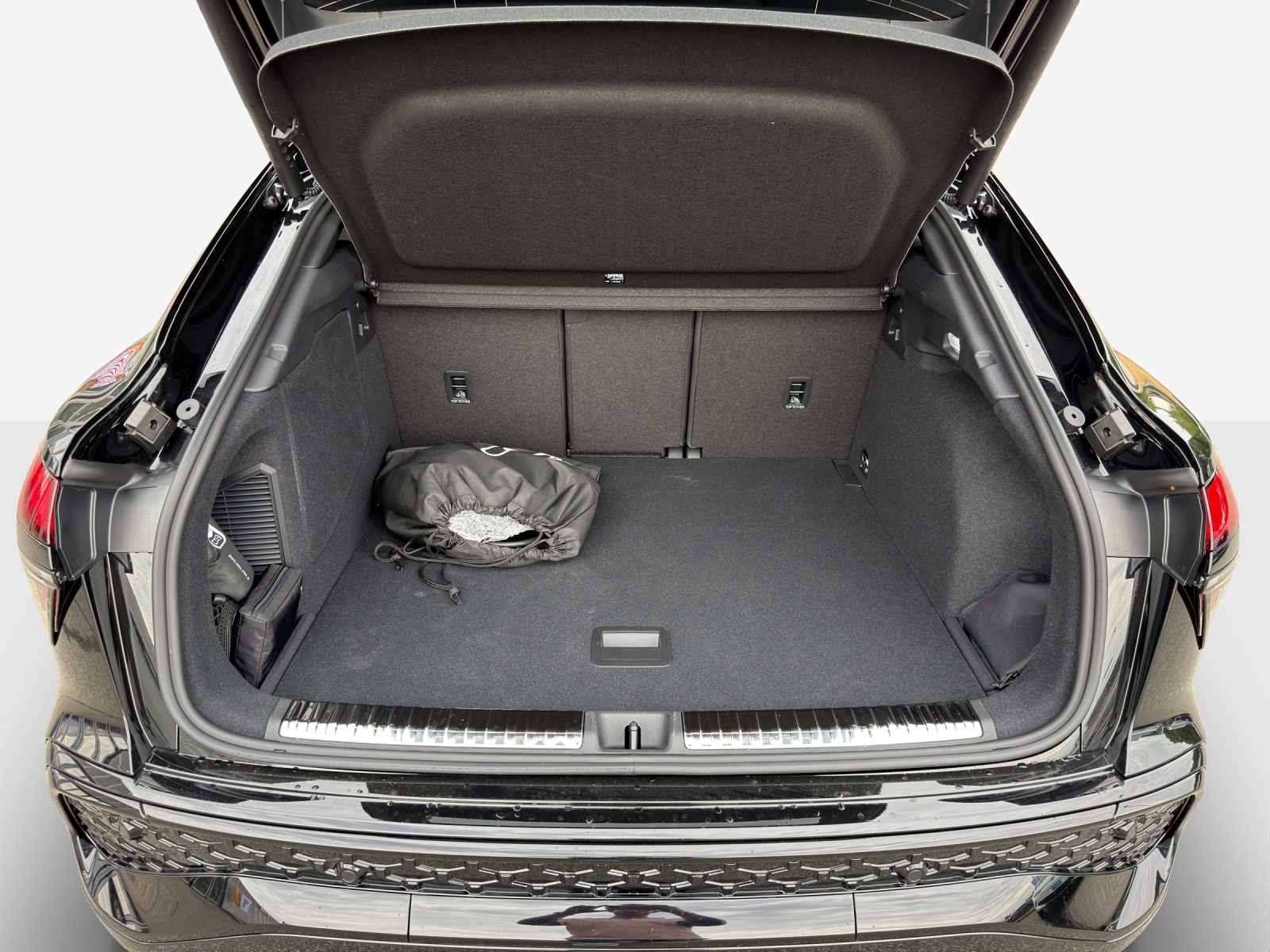 AUDI Q3 Sportback e-hybrid 200 kW S tronig-image-12