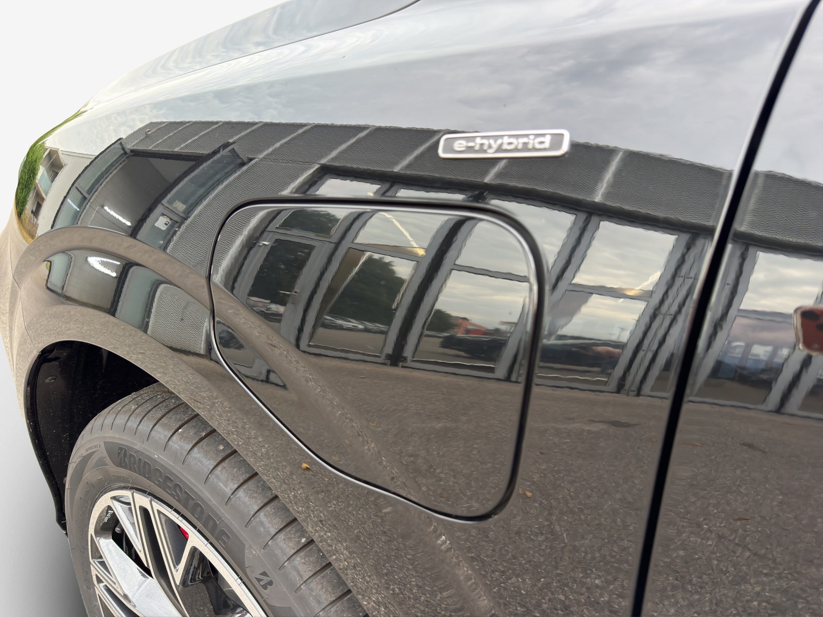 AUDI Q3 Sportback e-hybrid 200 kW S tronig-image-14