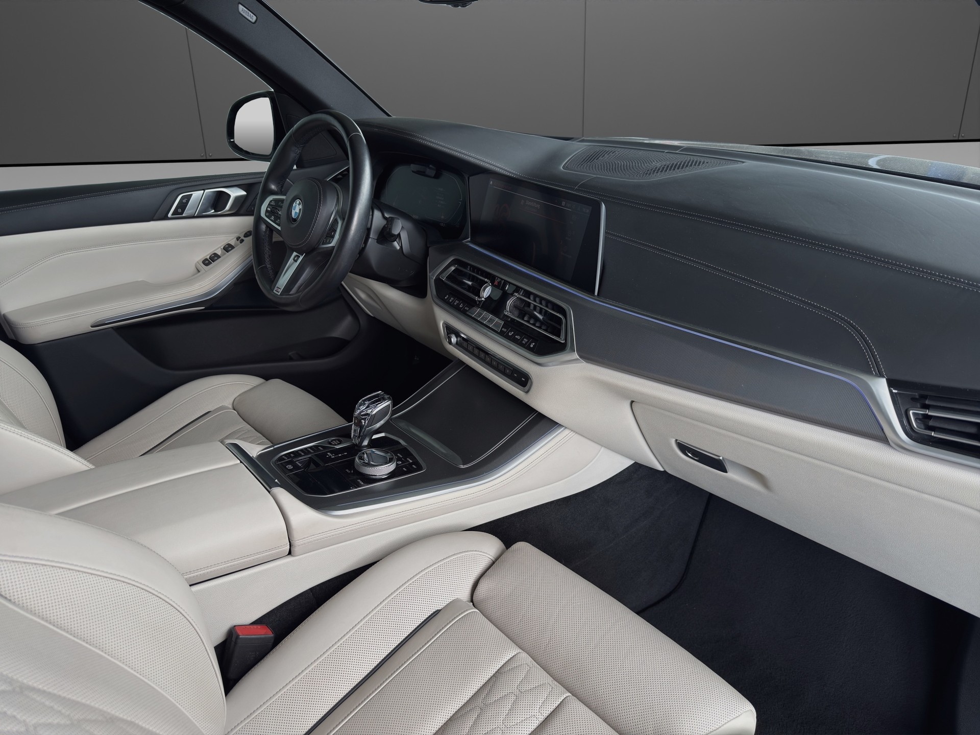 BMW X5 xDrive 48V 40d M Sport Steptronic-image-12
