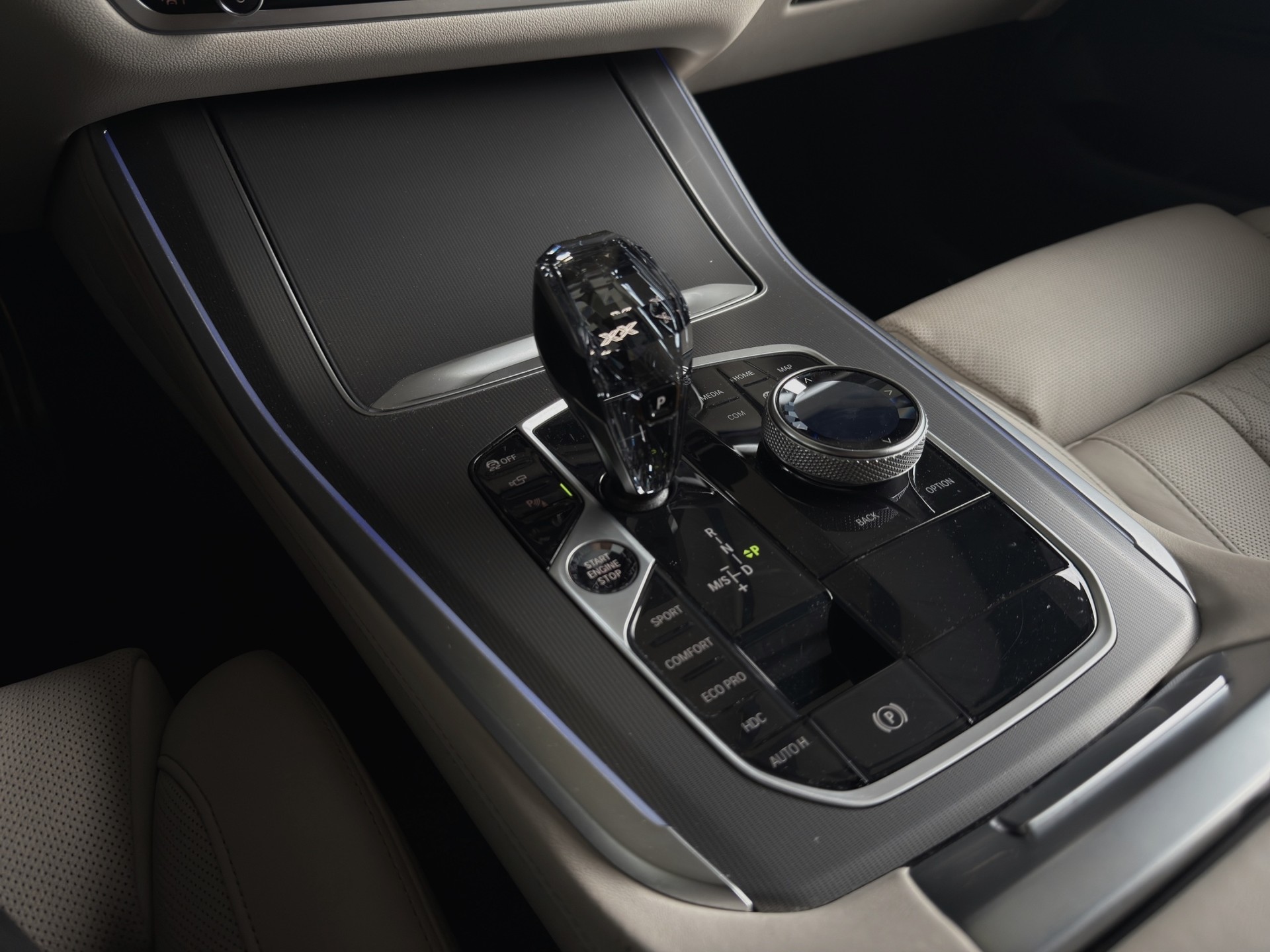 BMW X5 xDrive 48V 40d M Sport Steptronic-image-16