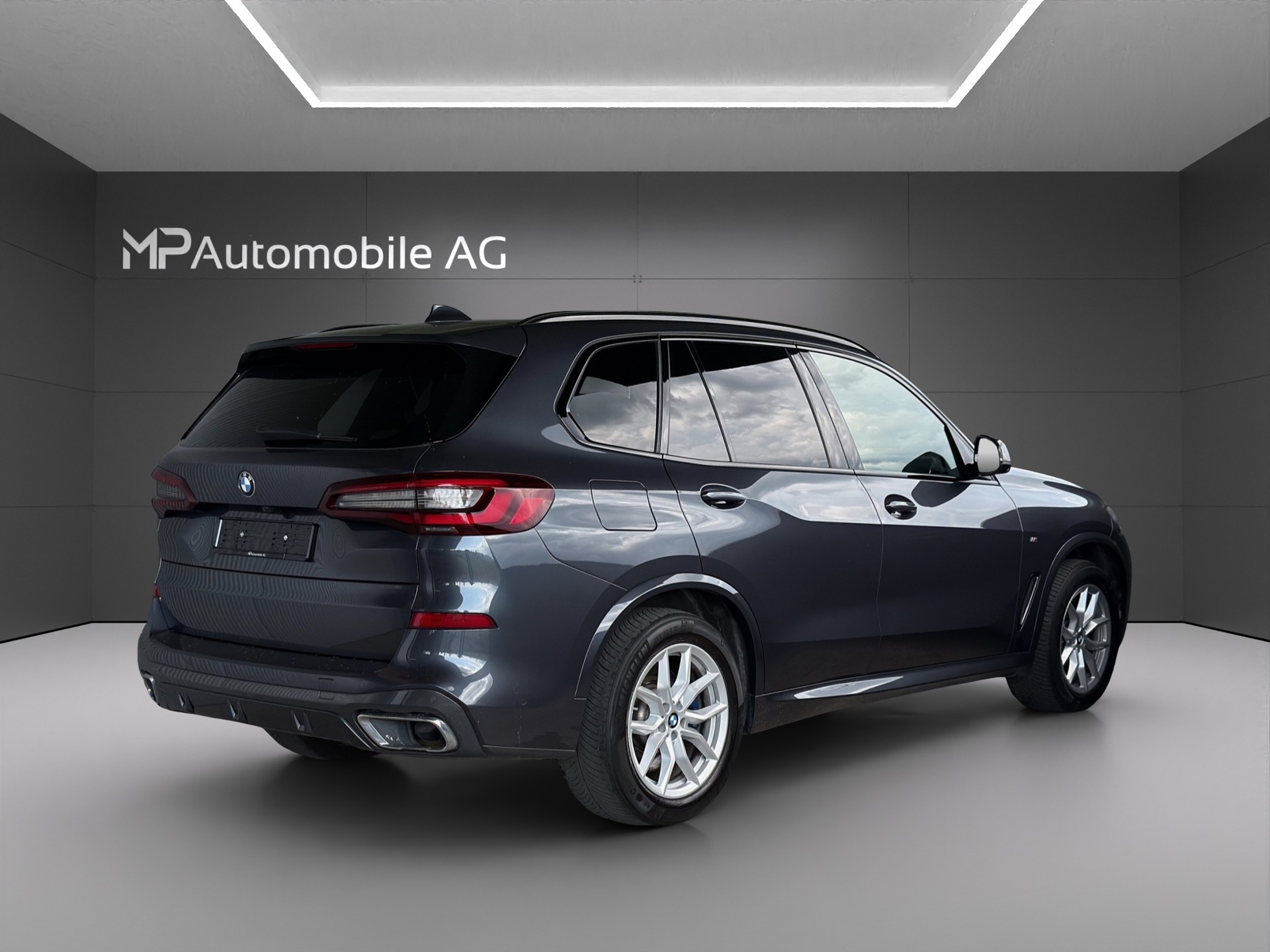 BMW X5 xDrive 48V 40d M Sport Steptronic-showroom-element-2