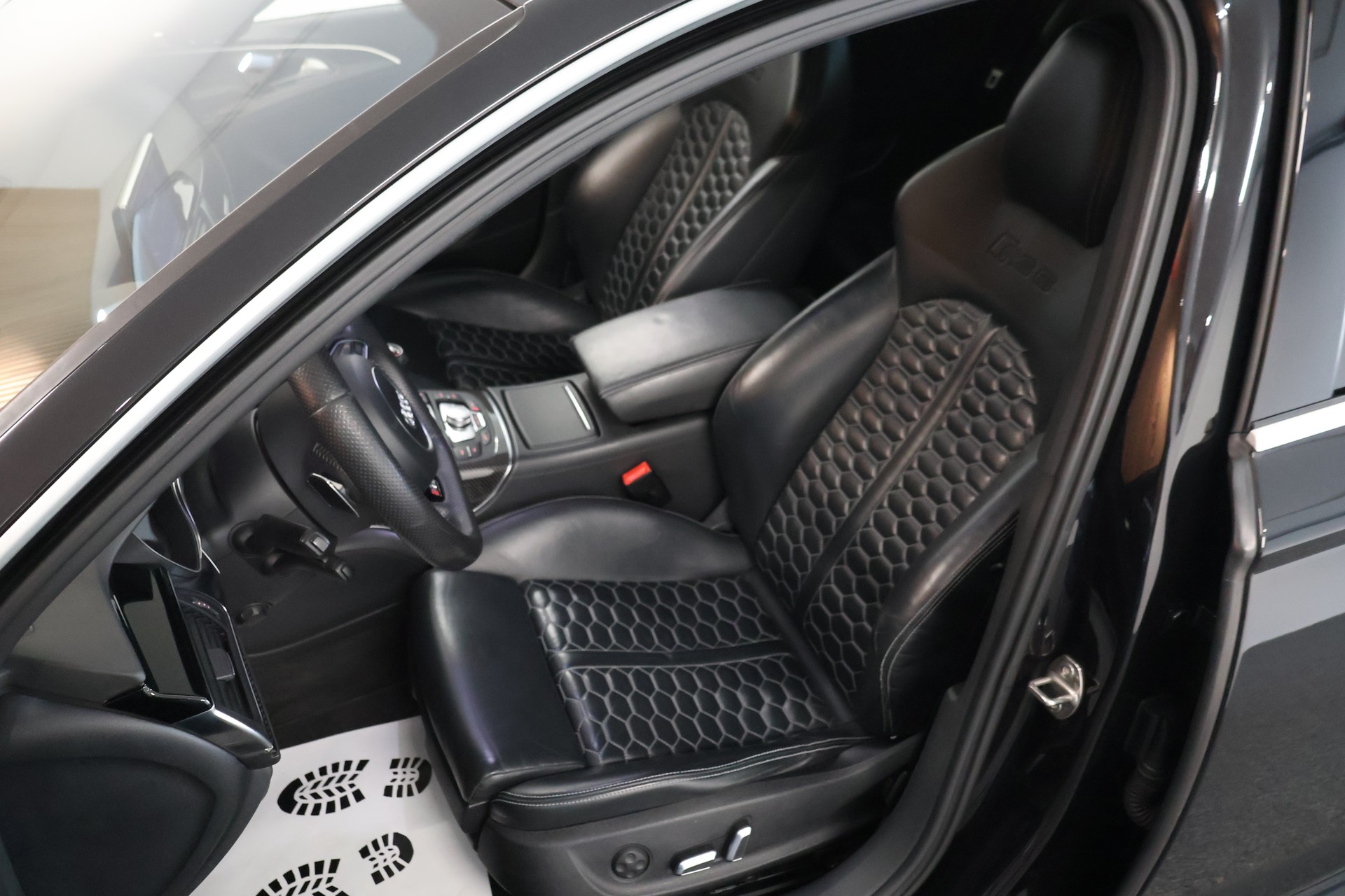 AUDI RS6 Avant 4.0 TFSI V8 quattro Tiptronic-image-10