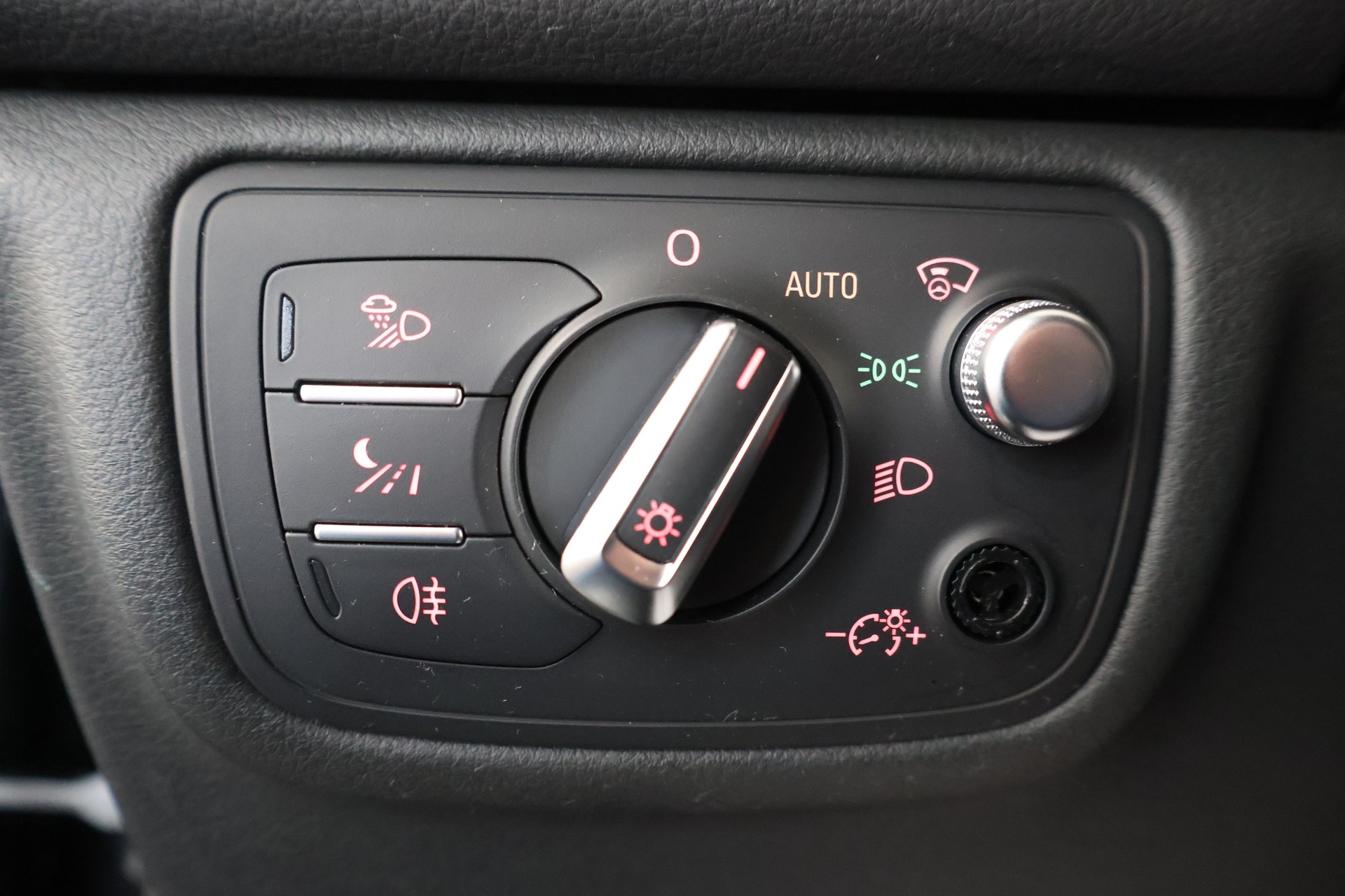 AUDI RS6 Avant 4.0 TFSI V8 quattro Tiptronic-image-22