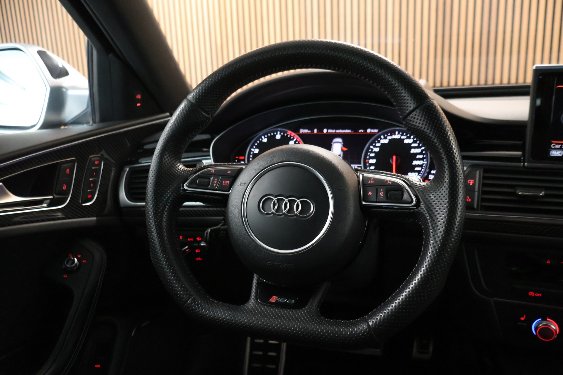AUDI RS6 Avant 4.0 TFSI V8 quattro Tiptronic-image-18