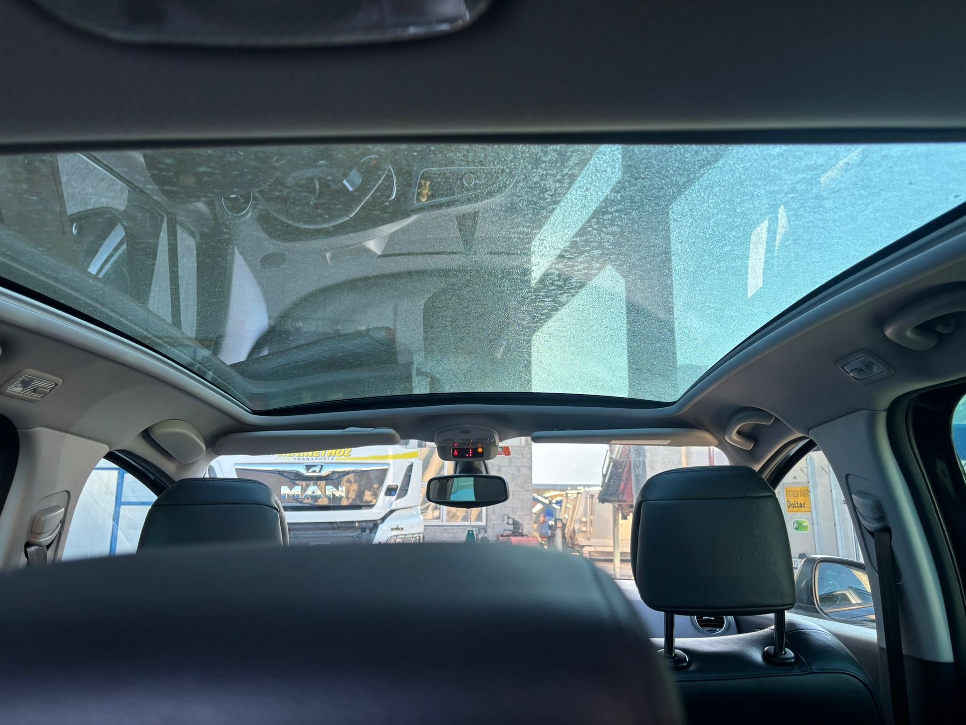 PEUGEOT 3008 1.6 16V T Sport-image-8