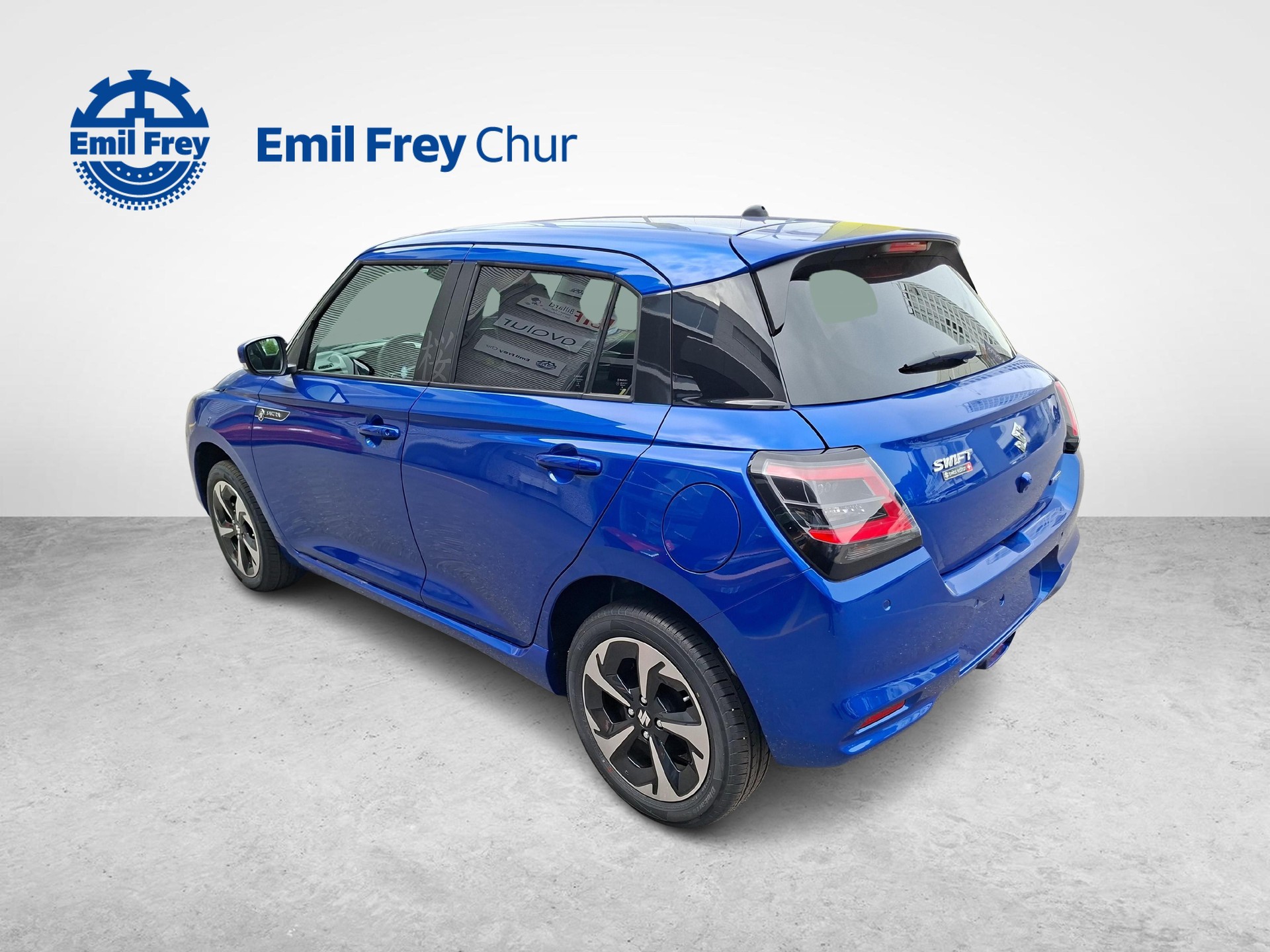 SUZUKI Swift 1.2 Sakura Top Hybrid 4x4 / 1.99% Leasing-showroom-element-2
