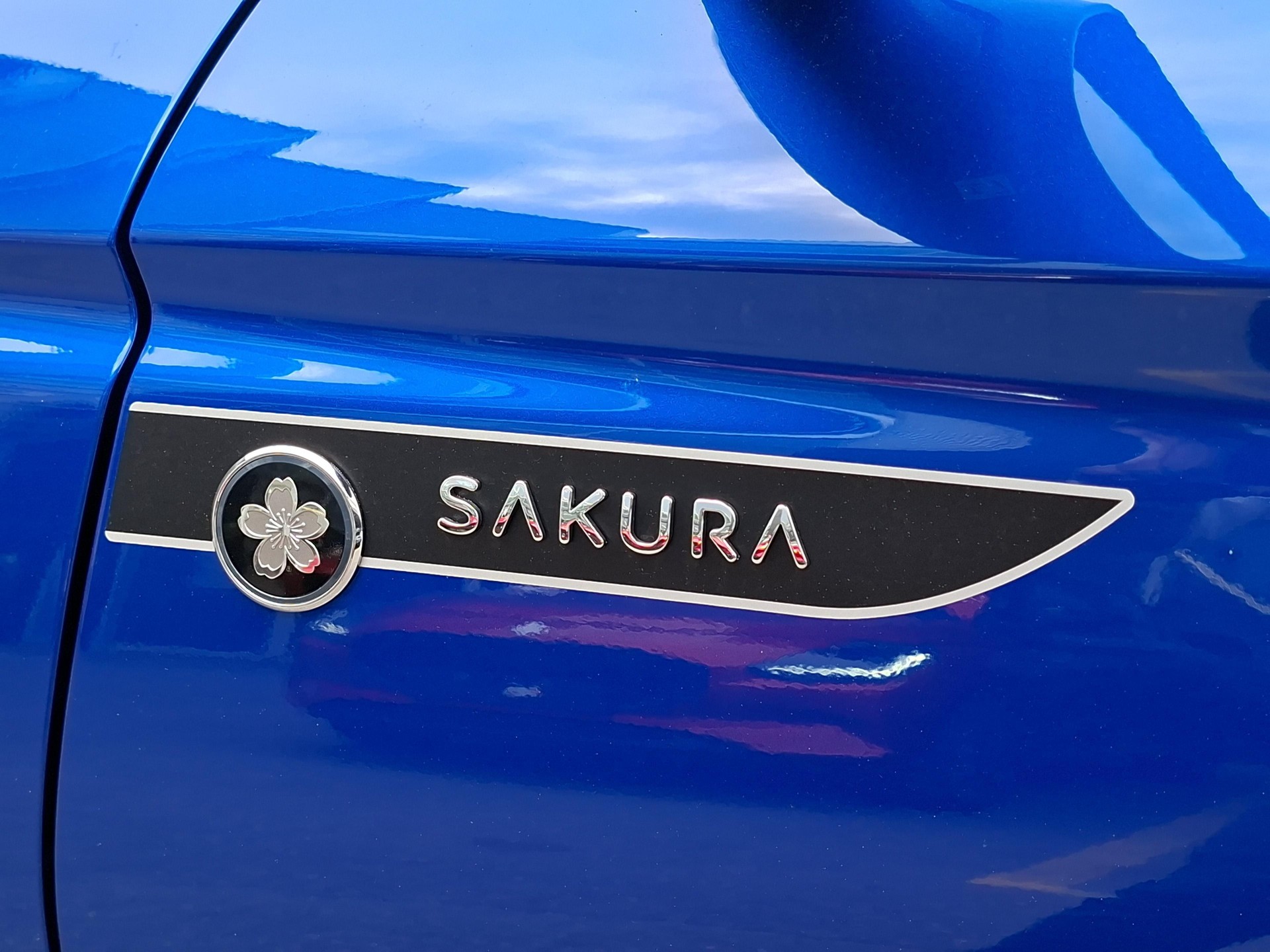 SUZUKI Swift 1.2 Sakura Top Hybrid 4x4 / 1.99% Leasing-image-12
