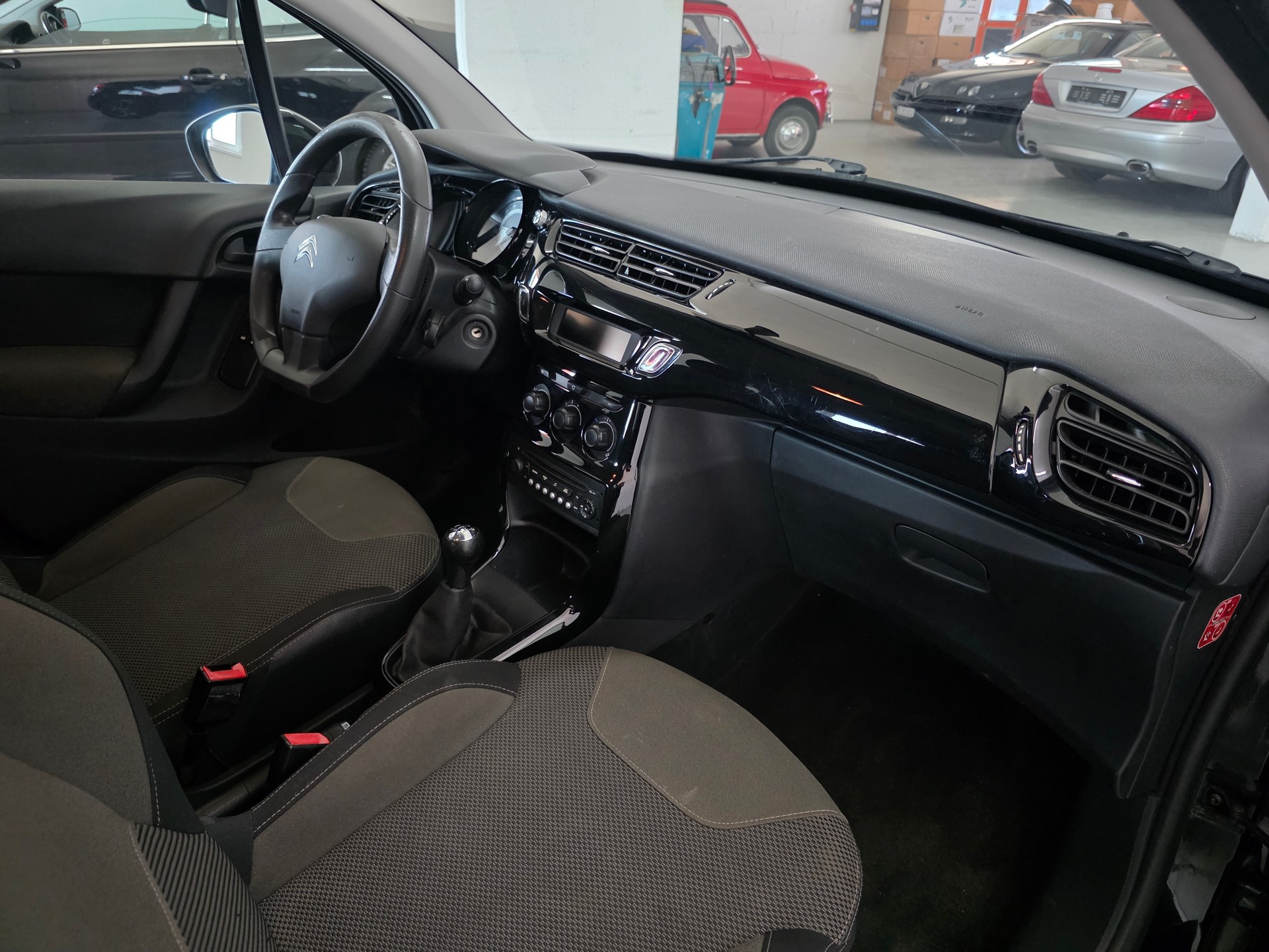 CITROEN C3 1.2i Attraction-image-8