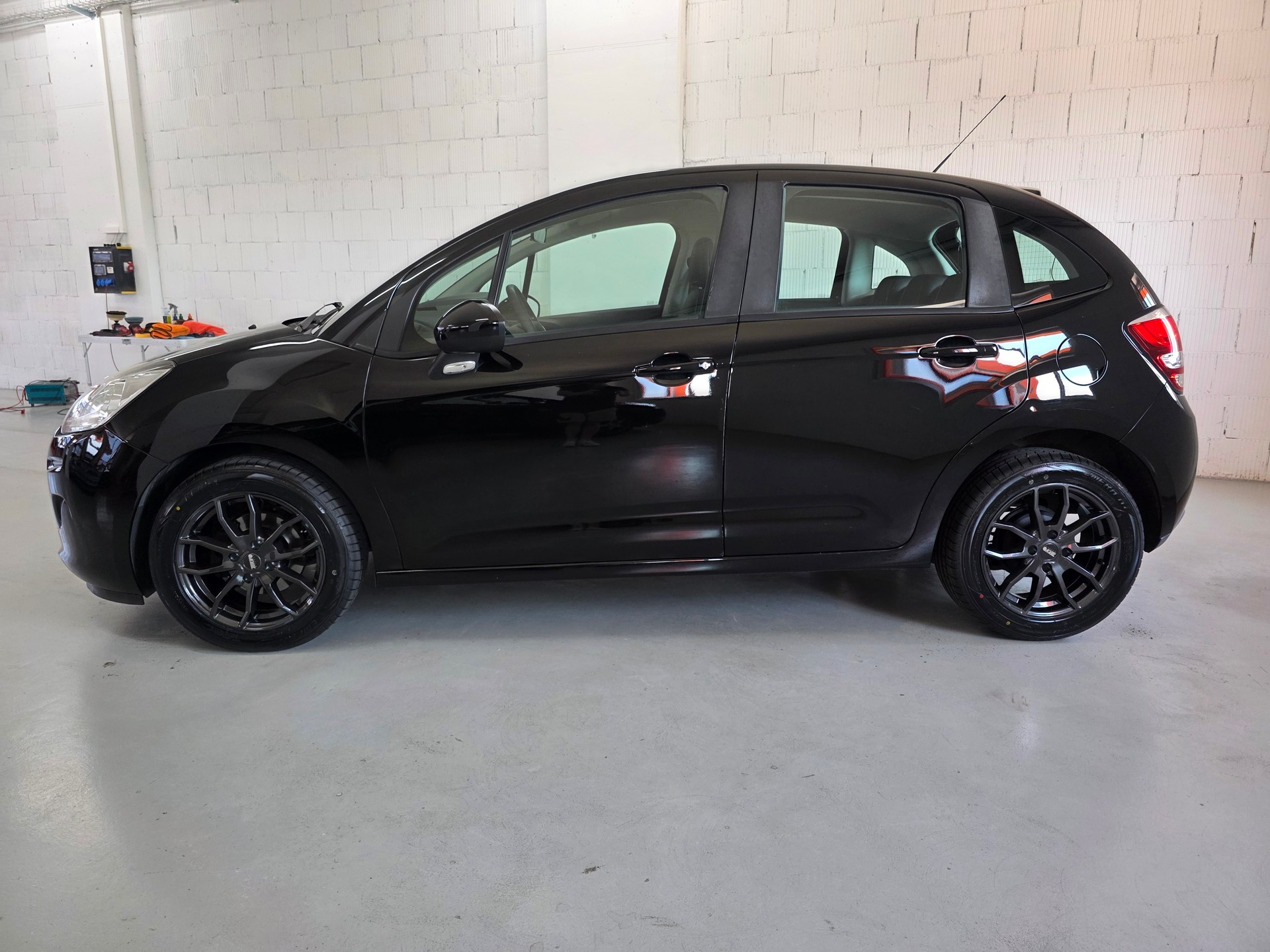 CITROEN C3 1.2i Attraction-showroom-element-1
