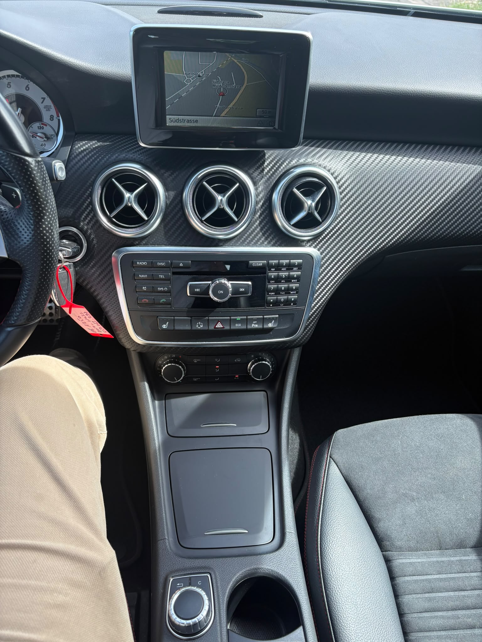 MERCEDES-BENZ A 250 4Matic 7G-DCT-image-9