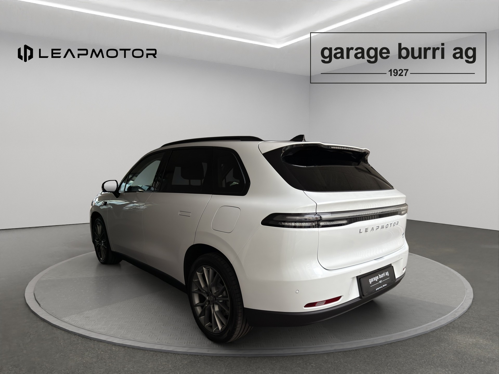 LEAPMOTOR C10 EV AWD-showroom-element-1