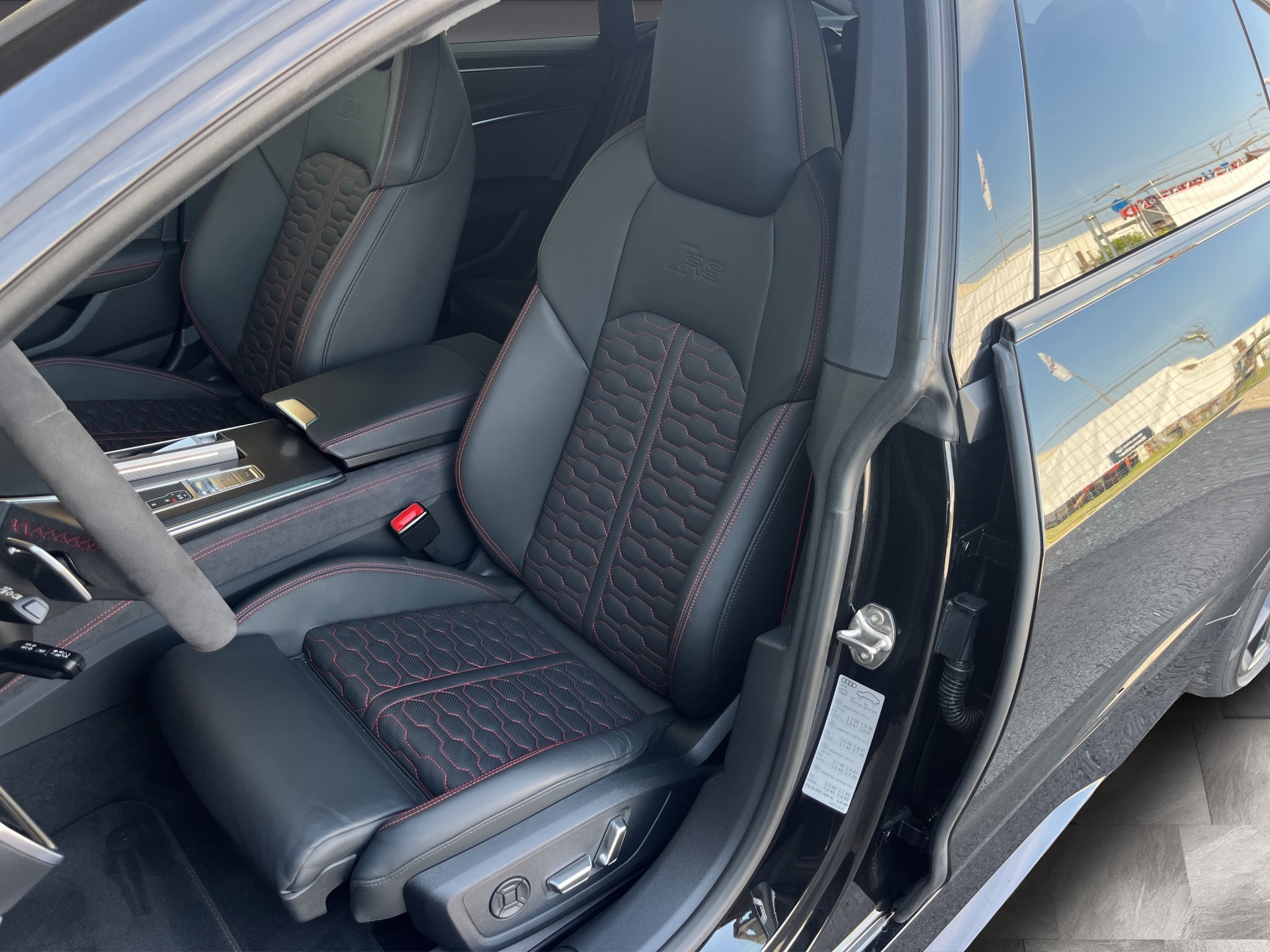 AUDI RS7 Sportback qu.*Standheizung, 22" Performance Räder, (5-Jahre Garantie)-image-9