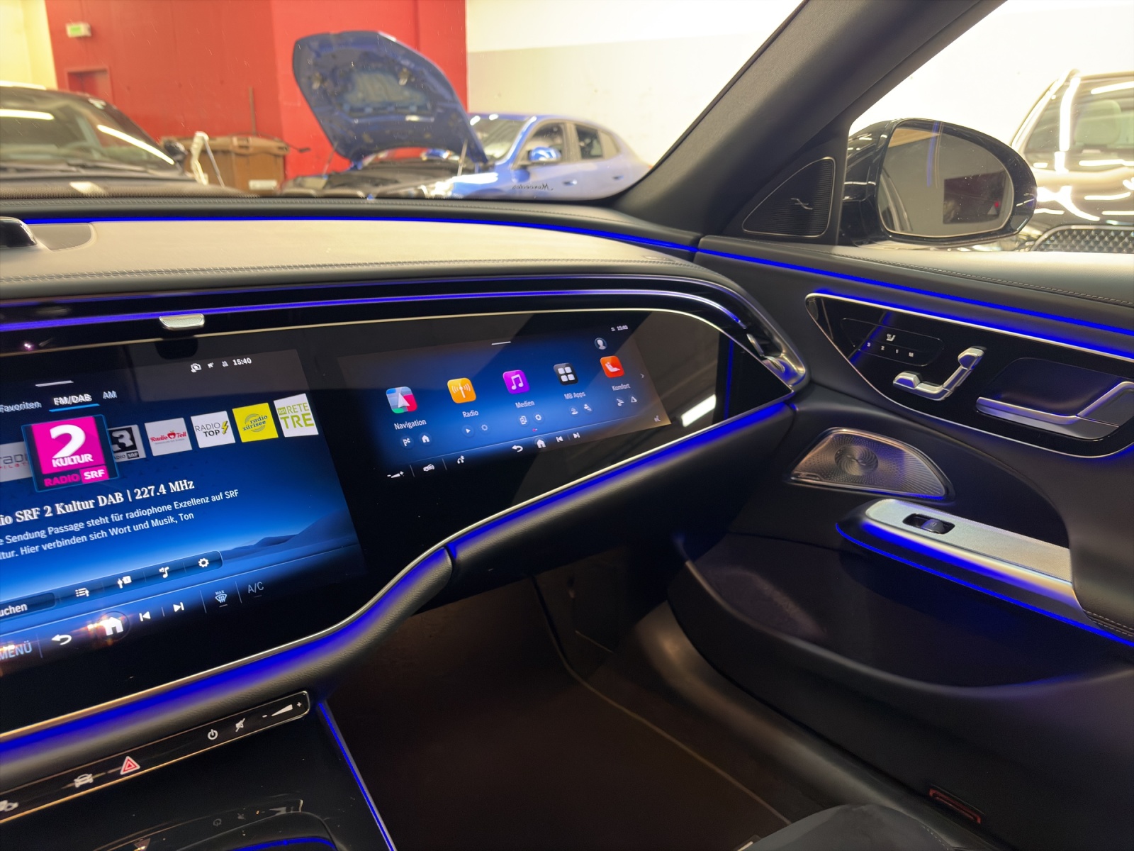 MERCEDES-BENZ E 450 d 4M - AMG / DISTRONIC / 360 Grad Kamera / Soundsystem / Superscreen-image-11