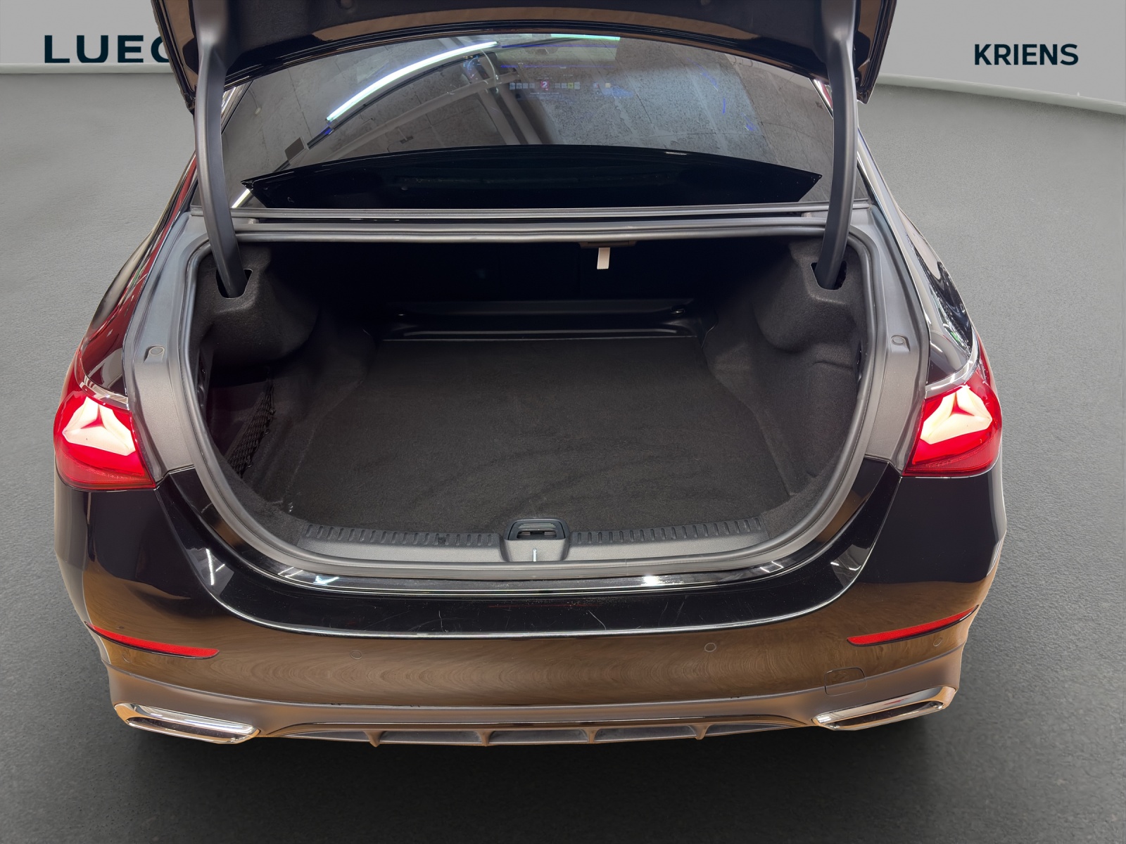 MERCEDES-BENZ E 450 d 4M - AMG / DISTRONIC / 360 Grad Kamera / Soundsystem / Superscreen-image-14