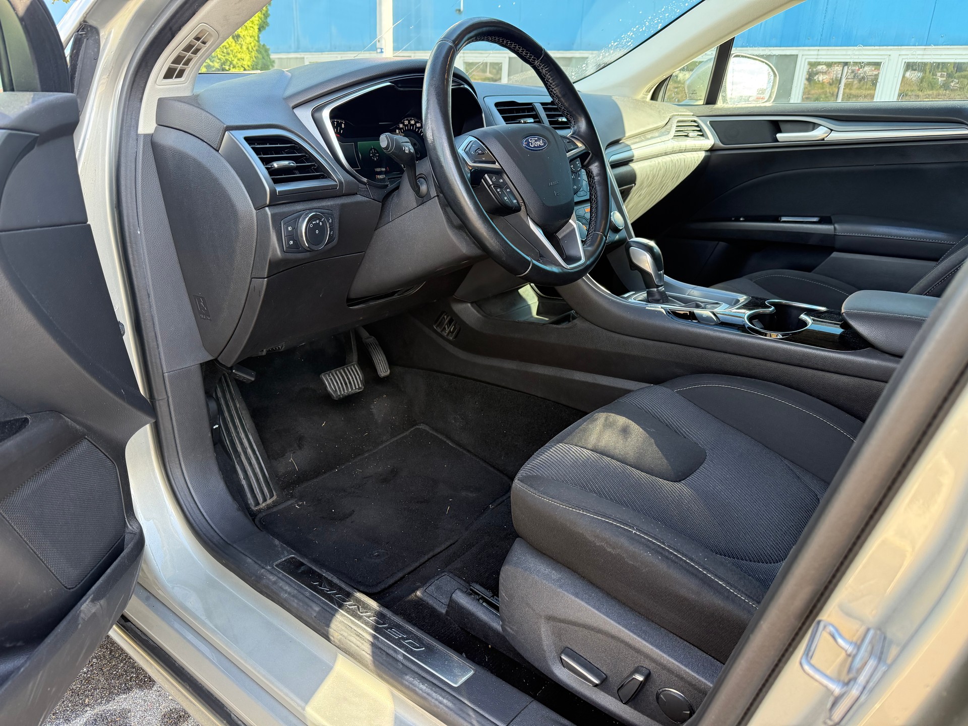 FORD Mondeo 2.0 EcoBoost SCTi Vignale Automatic-image-7