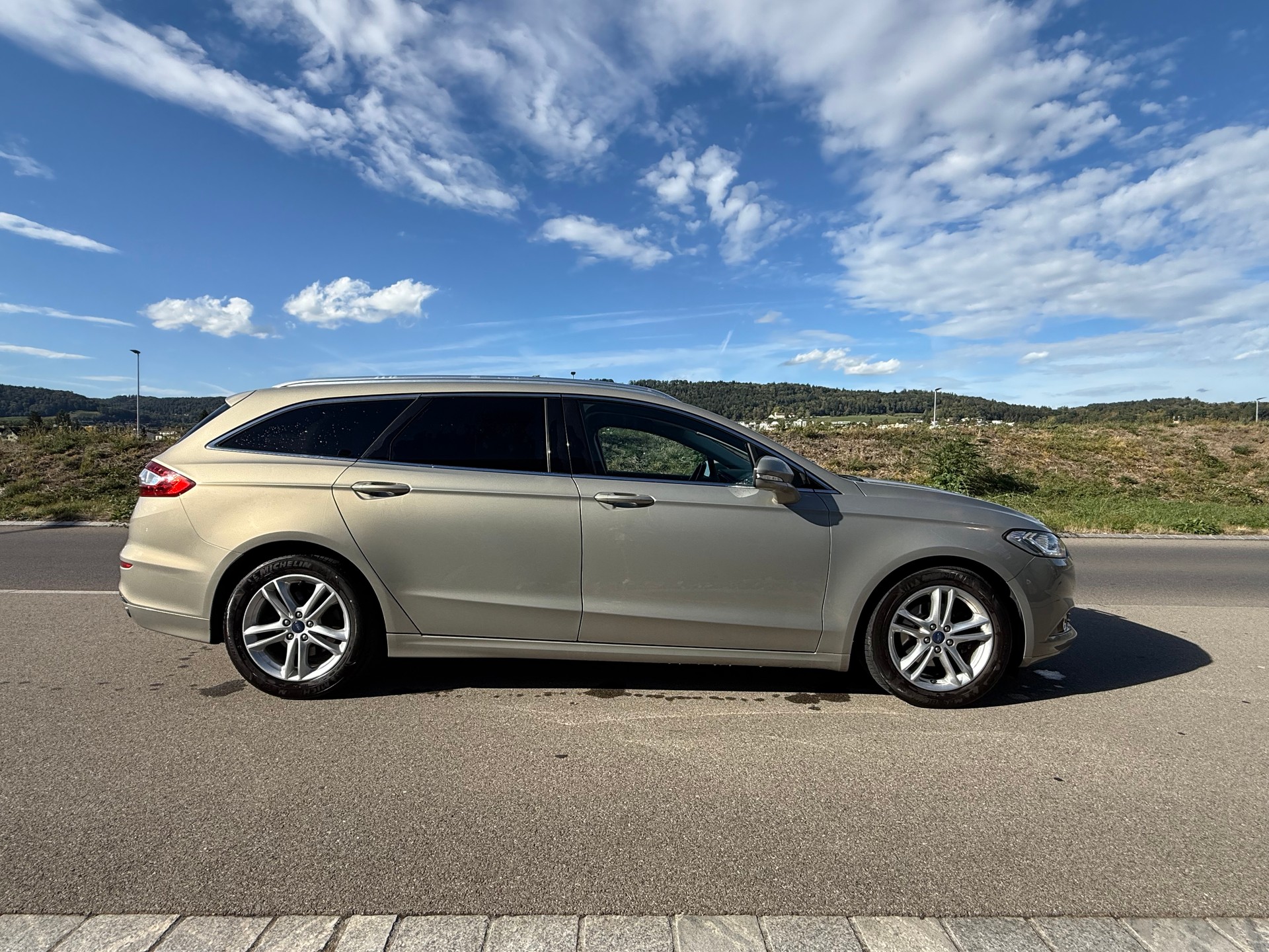 FORD Mondeo 2.0 EcoBoost SCTi Vignale Automatic-image-4