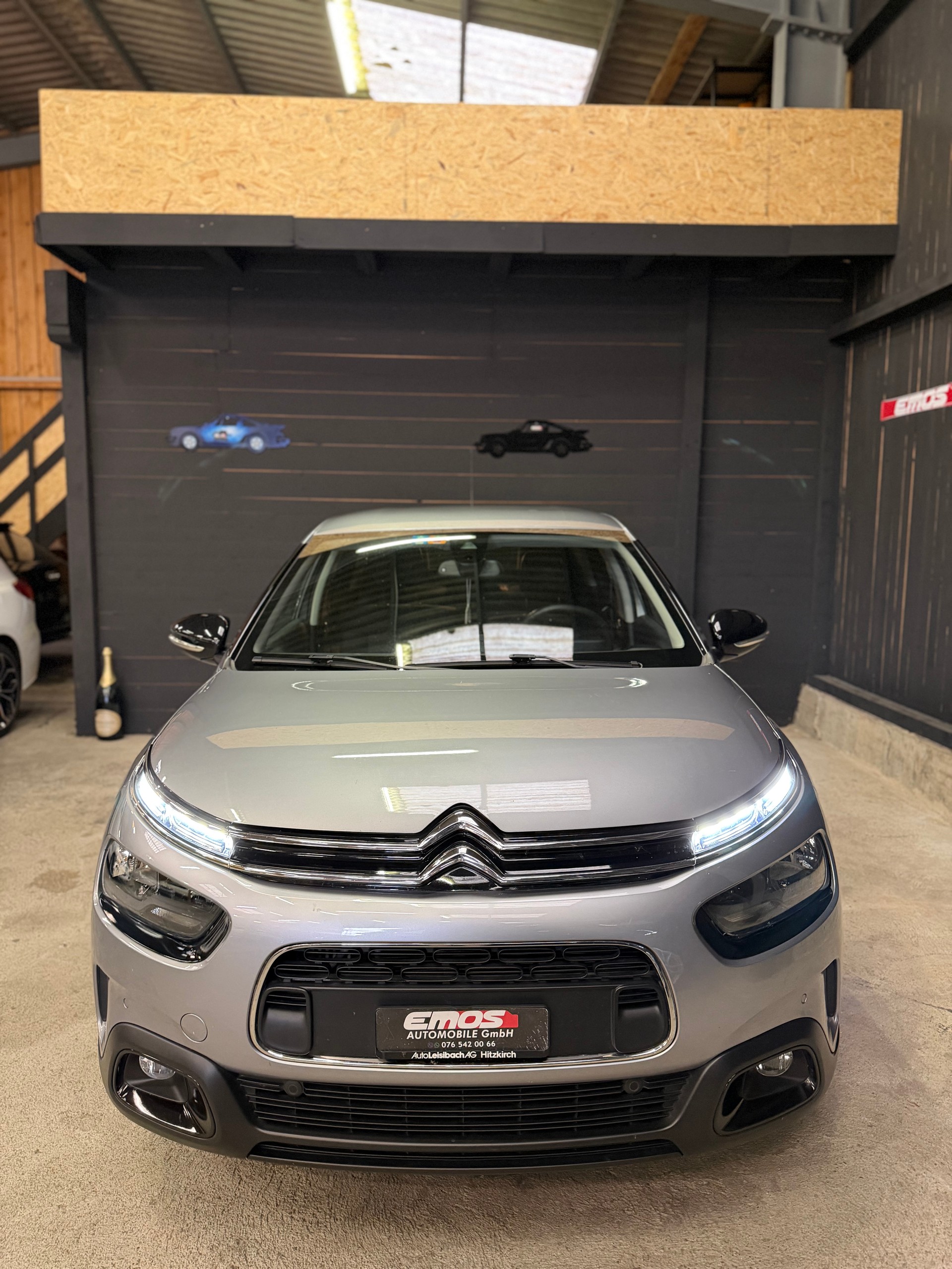 CITROEN C4 Cactus 1.2 Pure Tech Shine EAT6-image-1