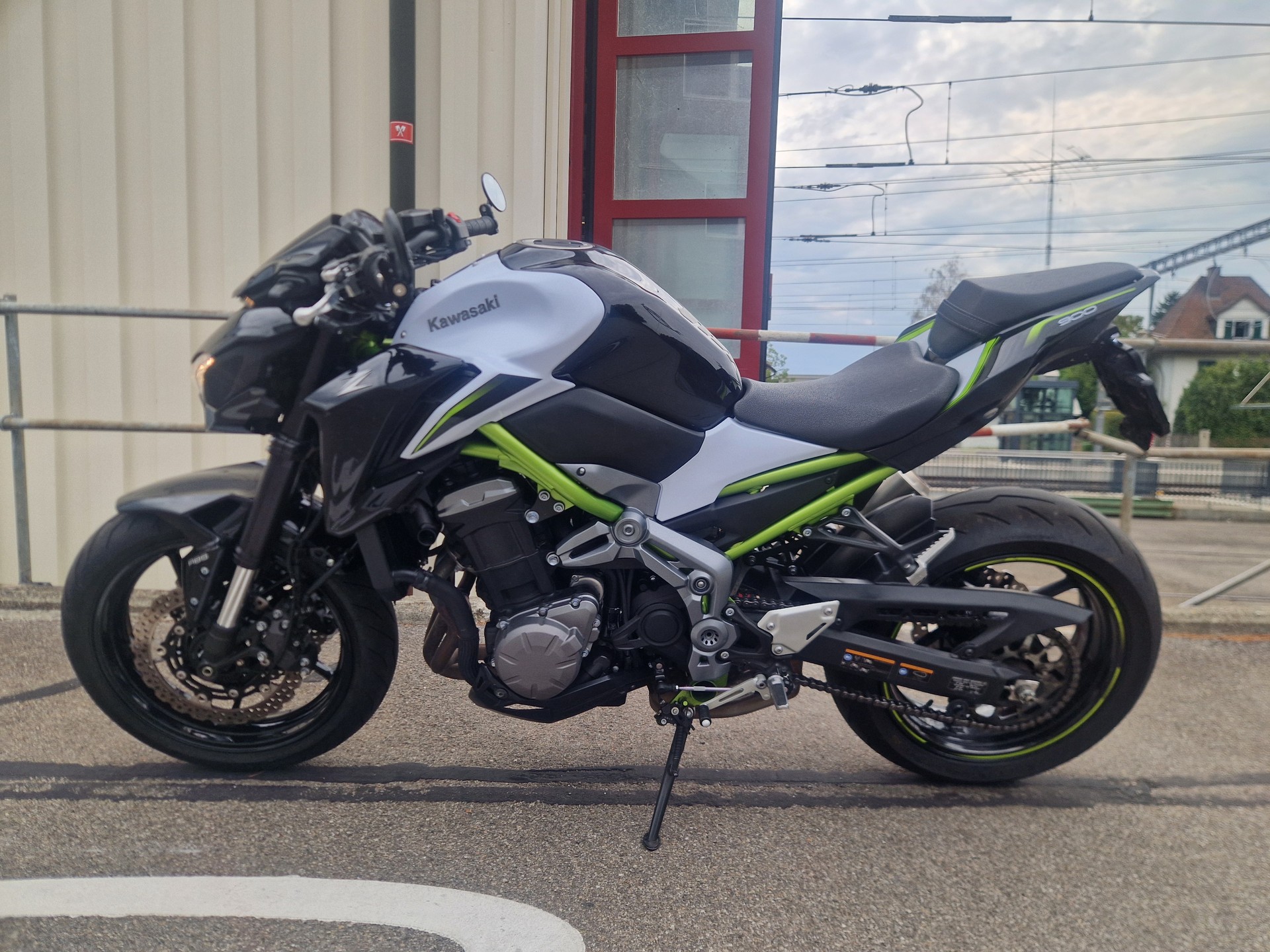 KAWASAKI Z 900 (35kW)-showroom-element-3