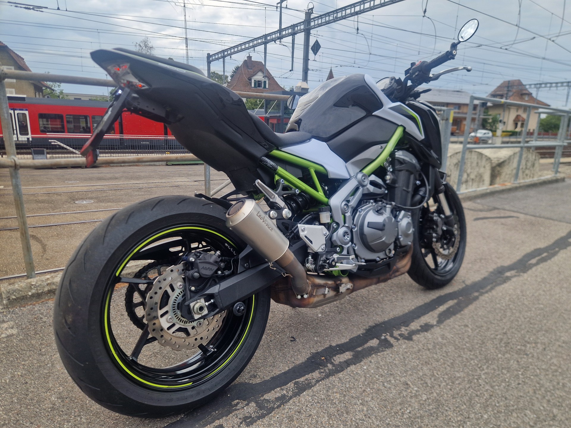 KAWASAKI Z 900 (35kW)-showroom-element-2