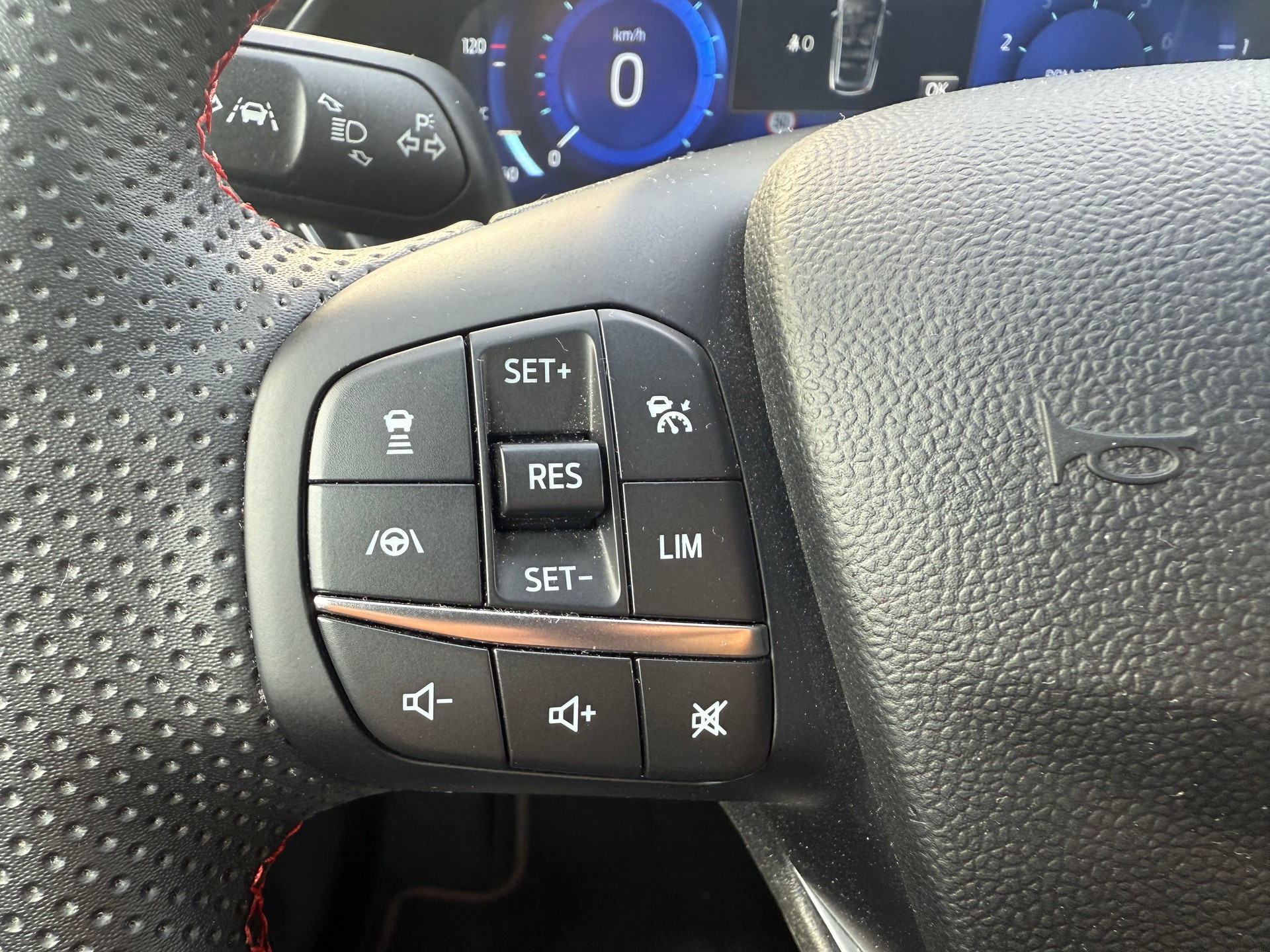 FORD Puma 1.0 EcoB Hybrid 125 ST-Line-image-12