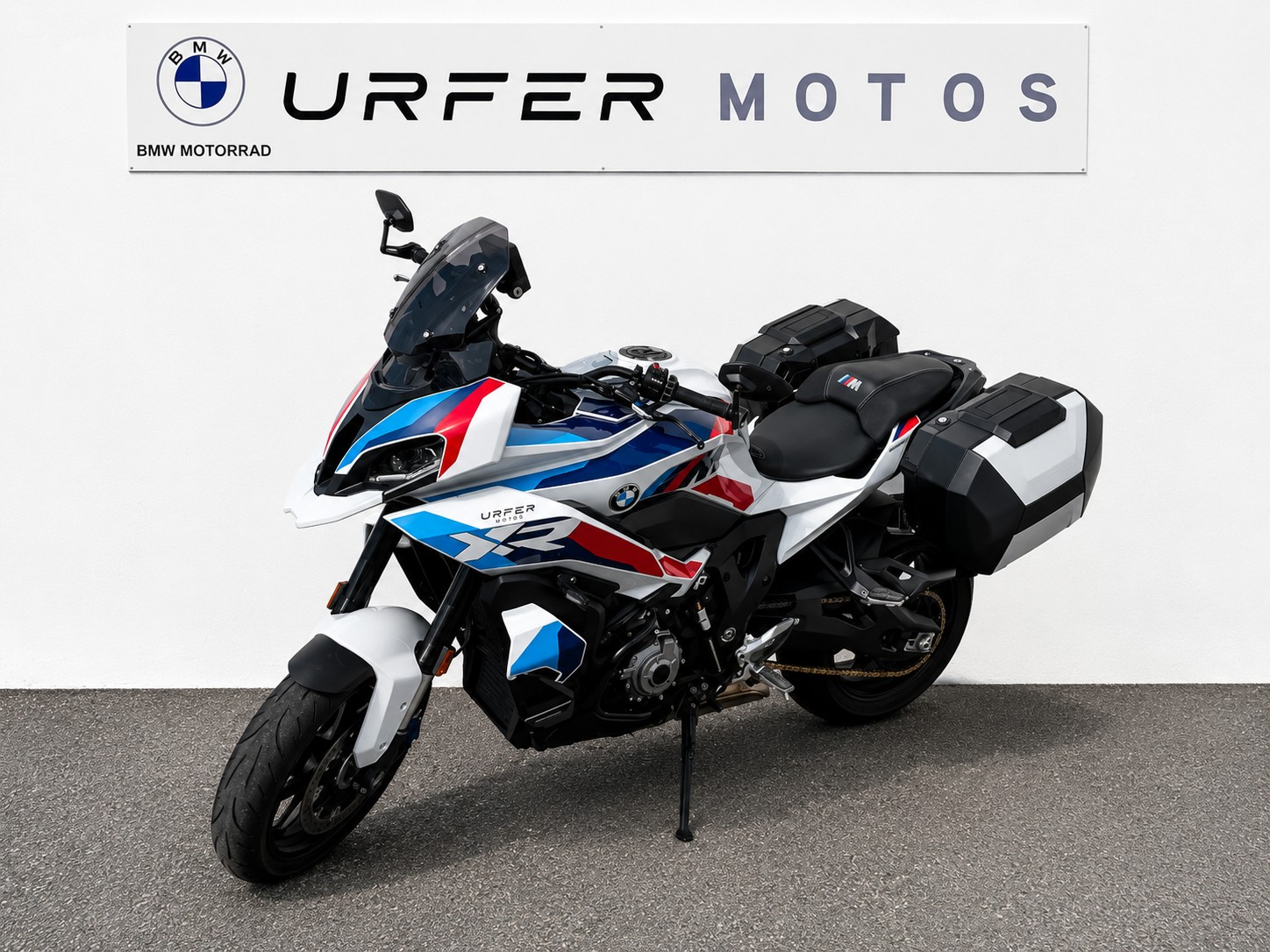 BMW M 1000 XR-showroom-element-3
