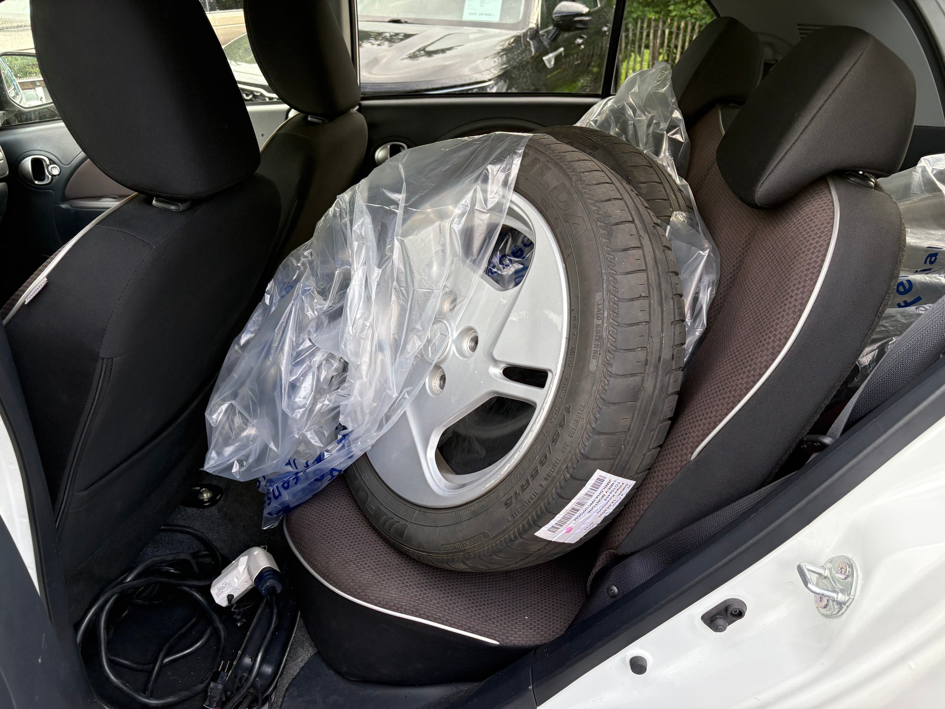 MITSUBISHI i MiEV-image-11