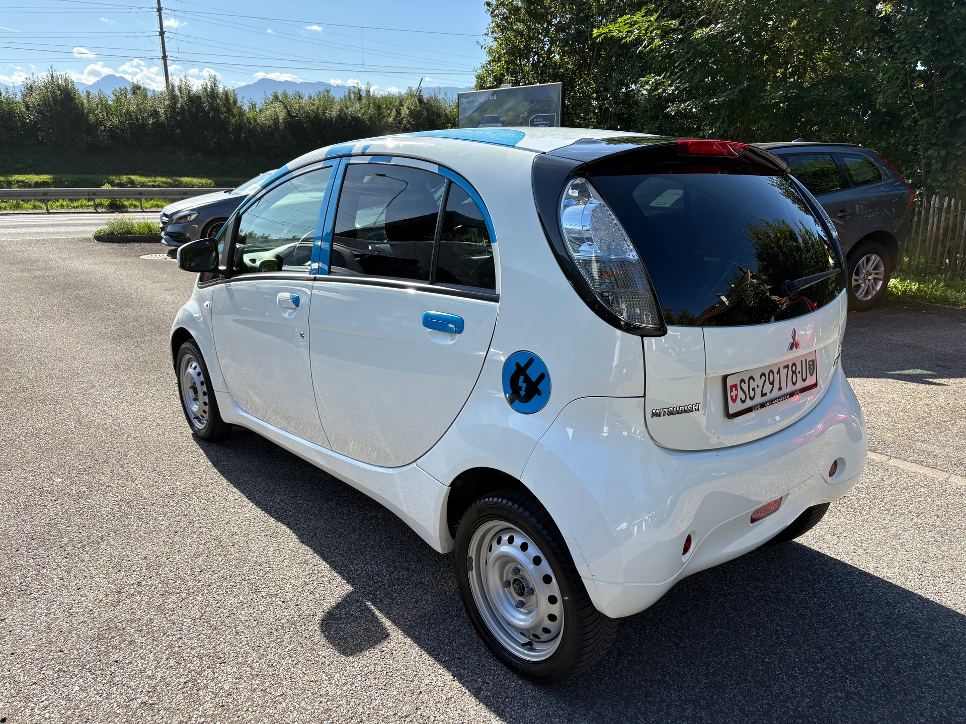MITSUBISHI i MiEV-image-2