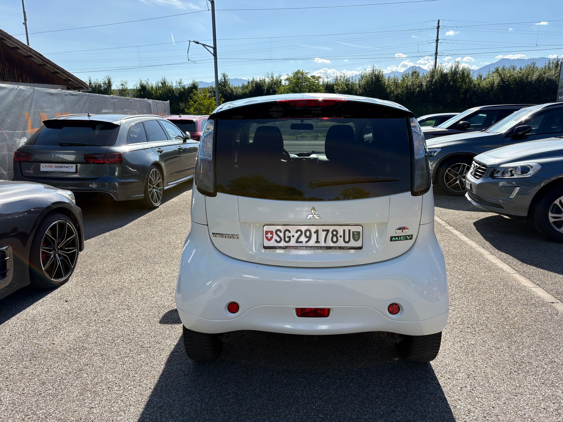 MITSUBISHI i MiEV-image-3