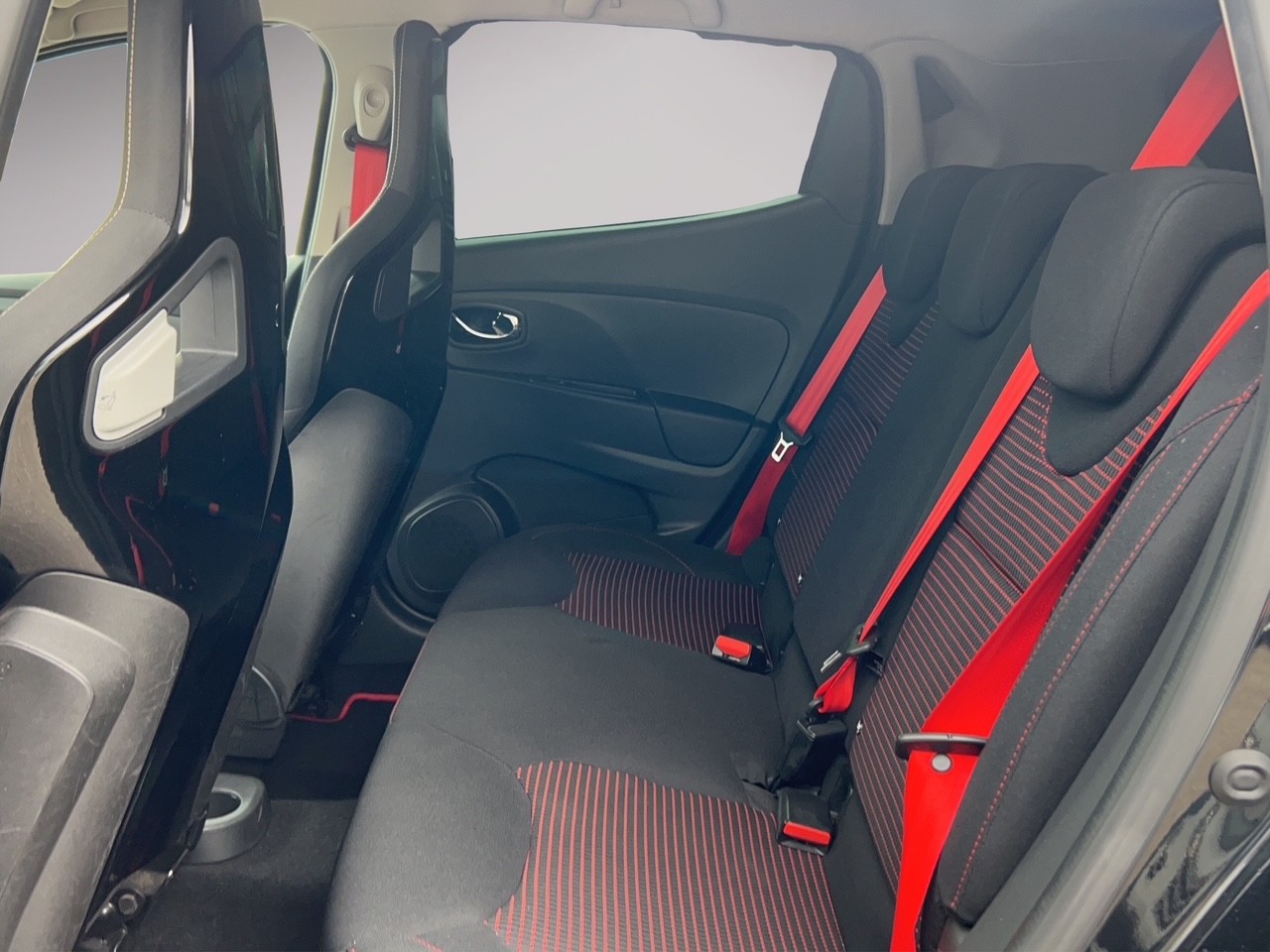 RENAULT Clio 1.6 T RS 200 EDC-image-8