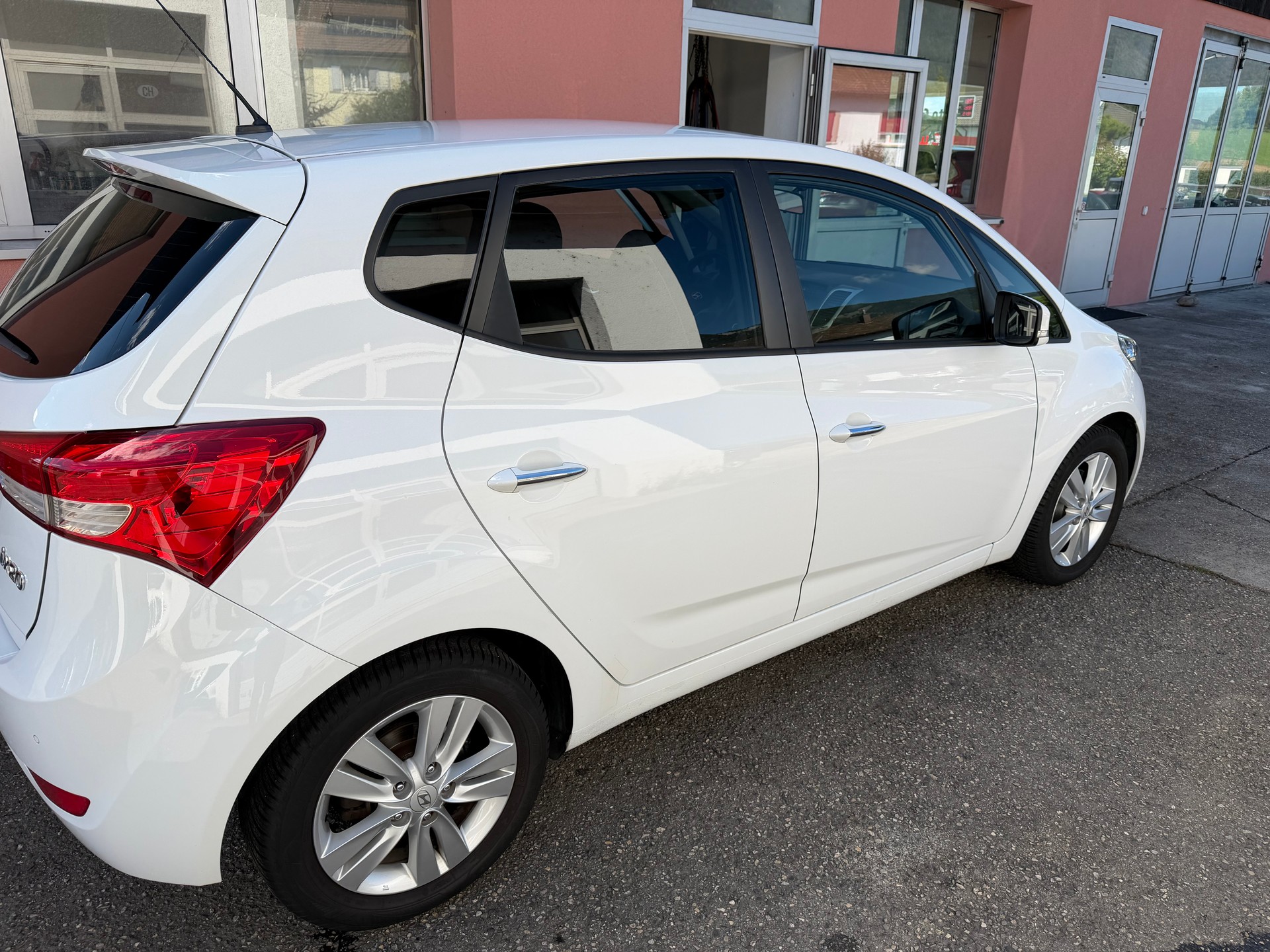 HYUNDAI iX20 1.6 Premium Automatic-image-1