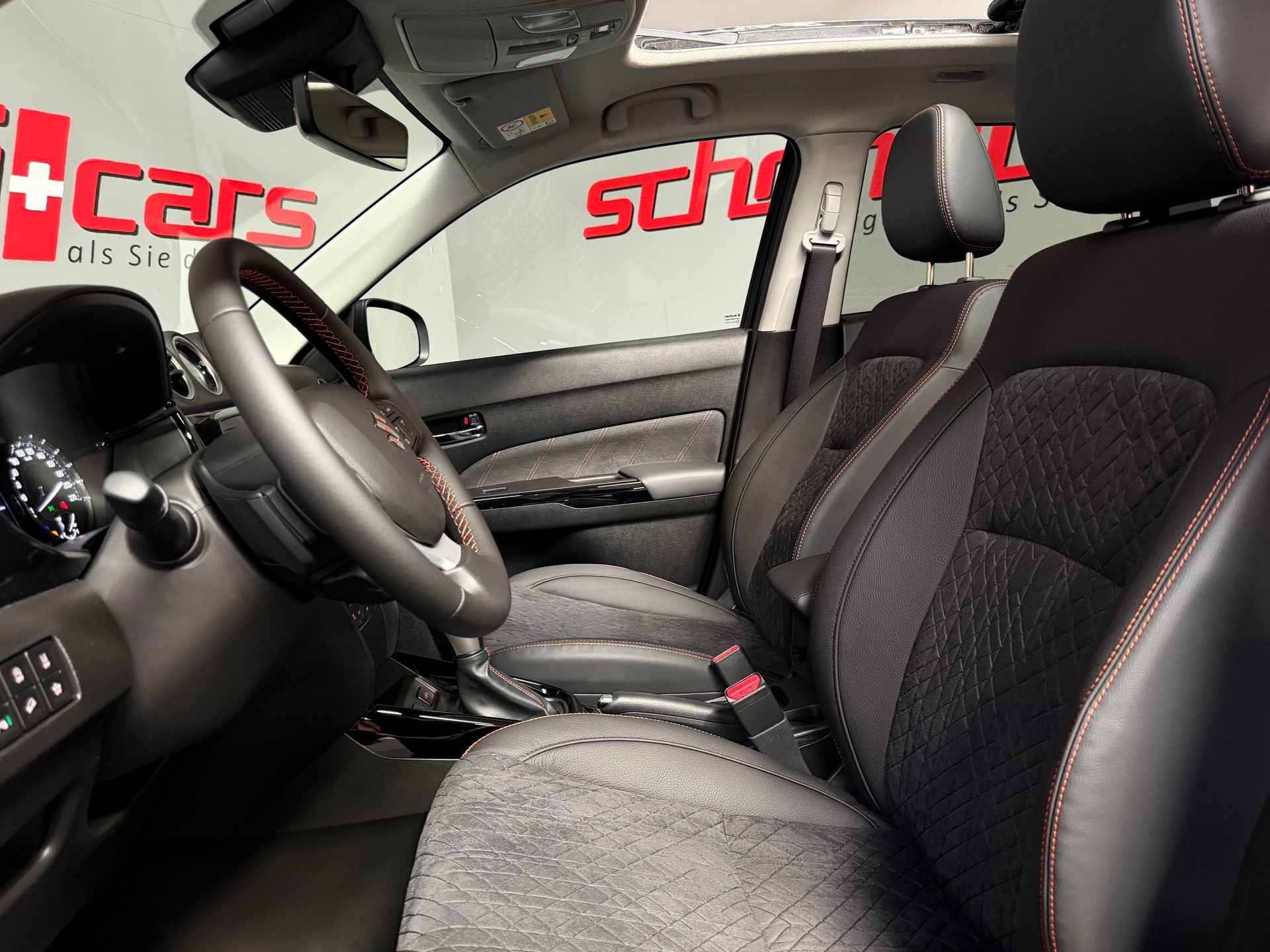 SUZUKI Vitara 1.4 Boosterjet Black Edition Top 4x4 Hybrid Automatic AHK-image-15