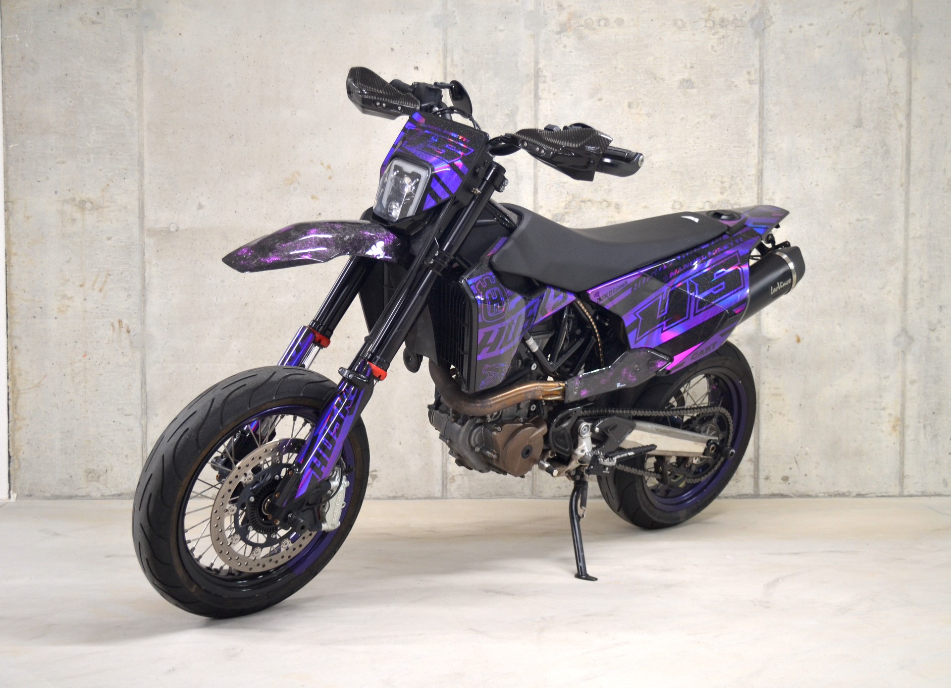 HUSQVARNA 701 Supermoto (35kW)-image-1