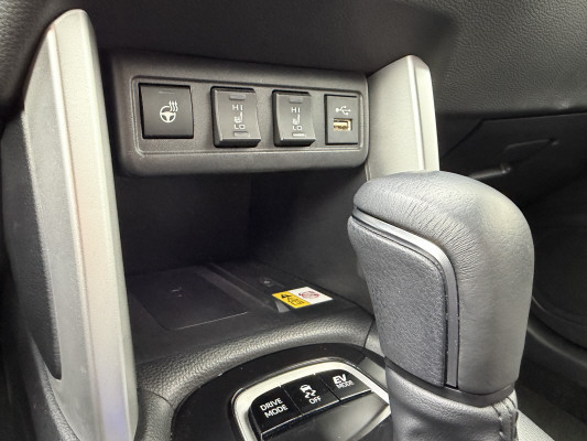 TOYOTA Corolla Cross 4WD Premium-image-12
