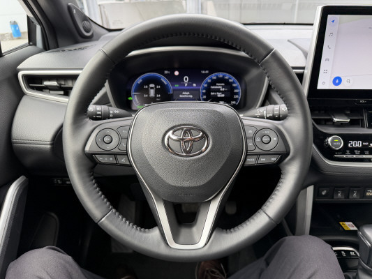 TOYOTA Corolla Cross 4WD Premium-image-9